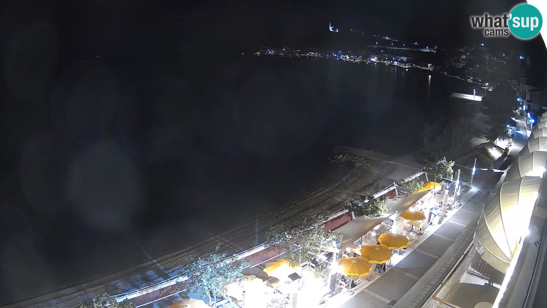 Pogled na plažu Podgori