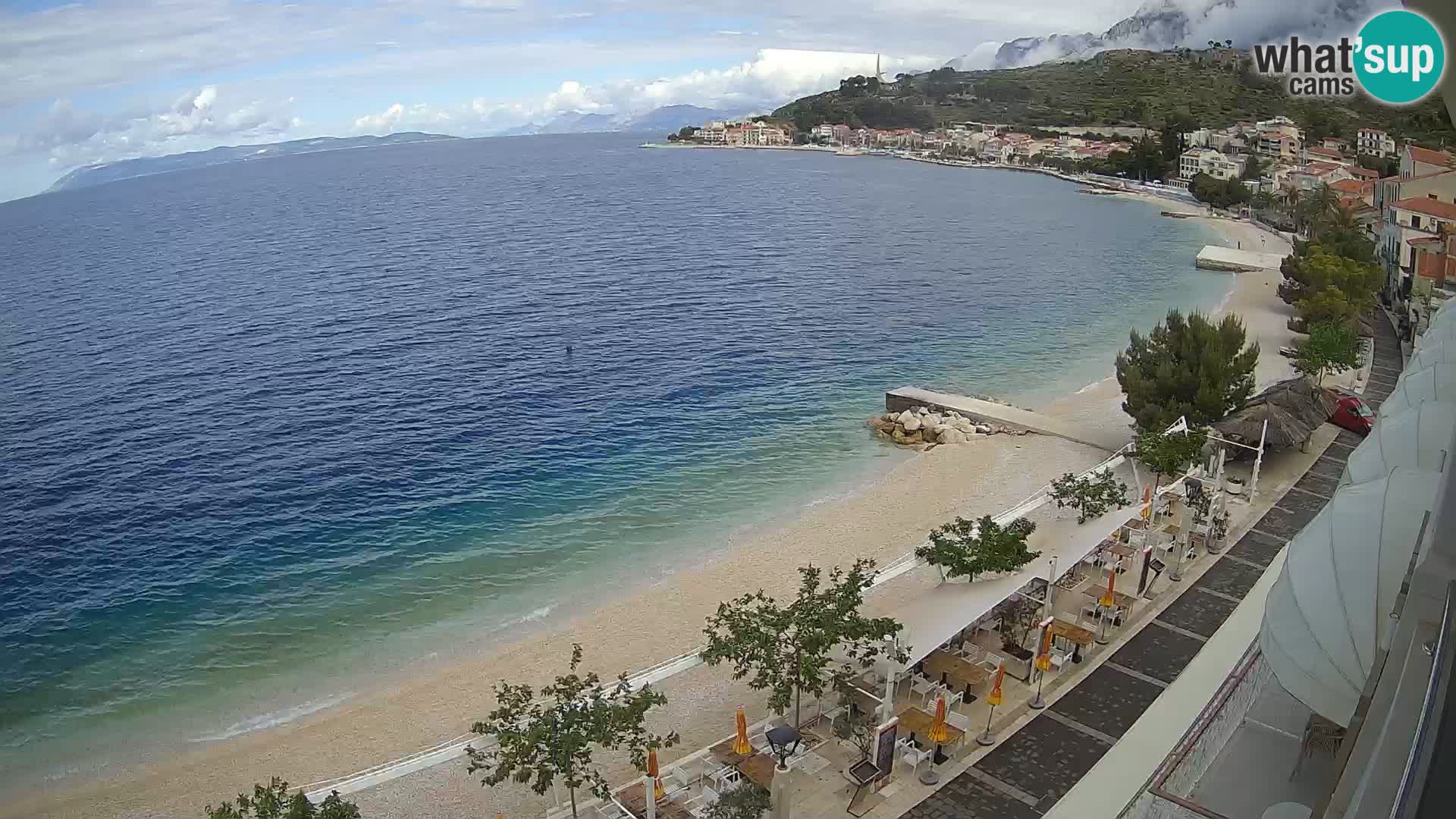Pogled na plažu Podgori