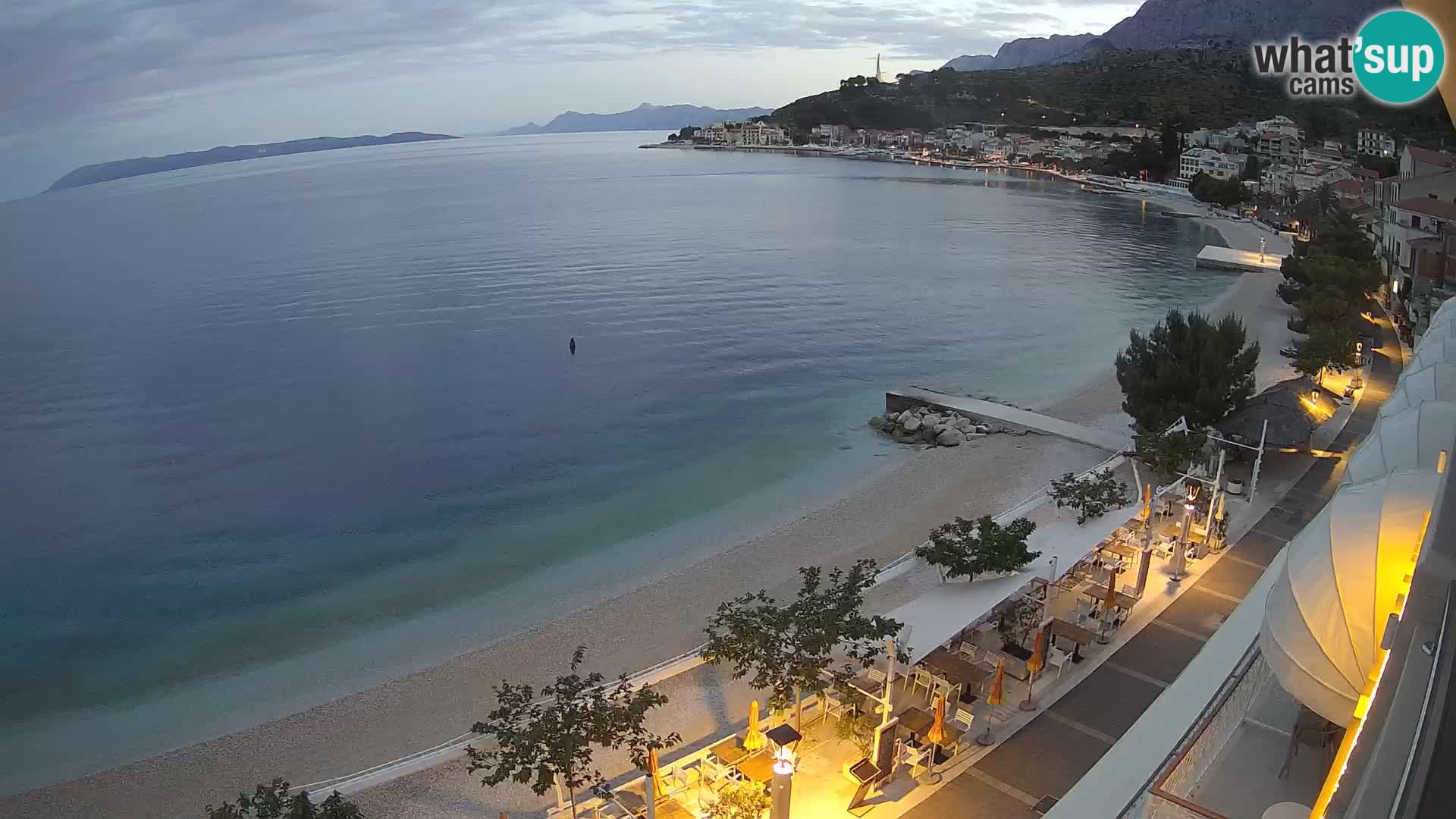 Pogled na plažu Podgori