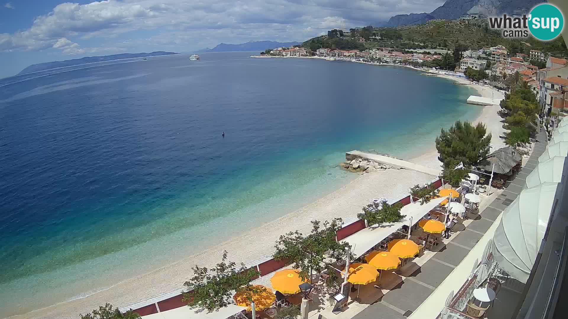 Pogled na plažu Podgori