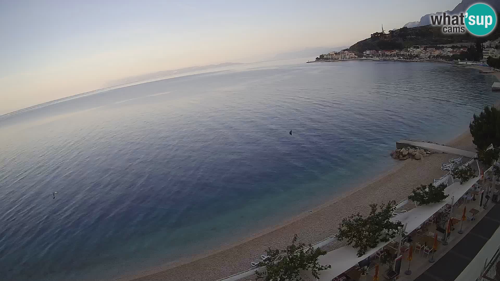 Razgled na plažo v Podgori