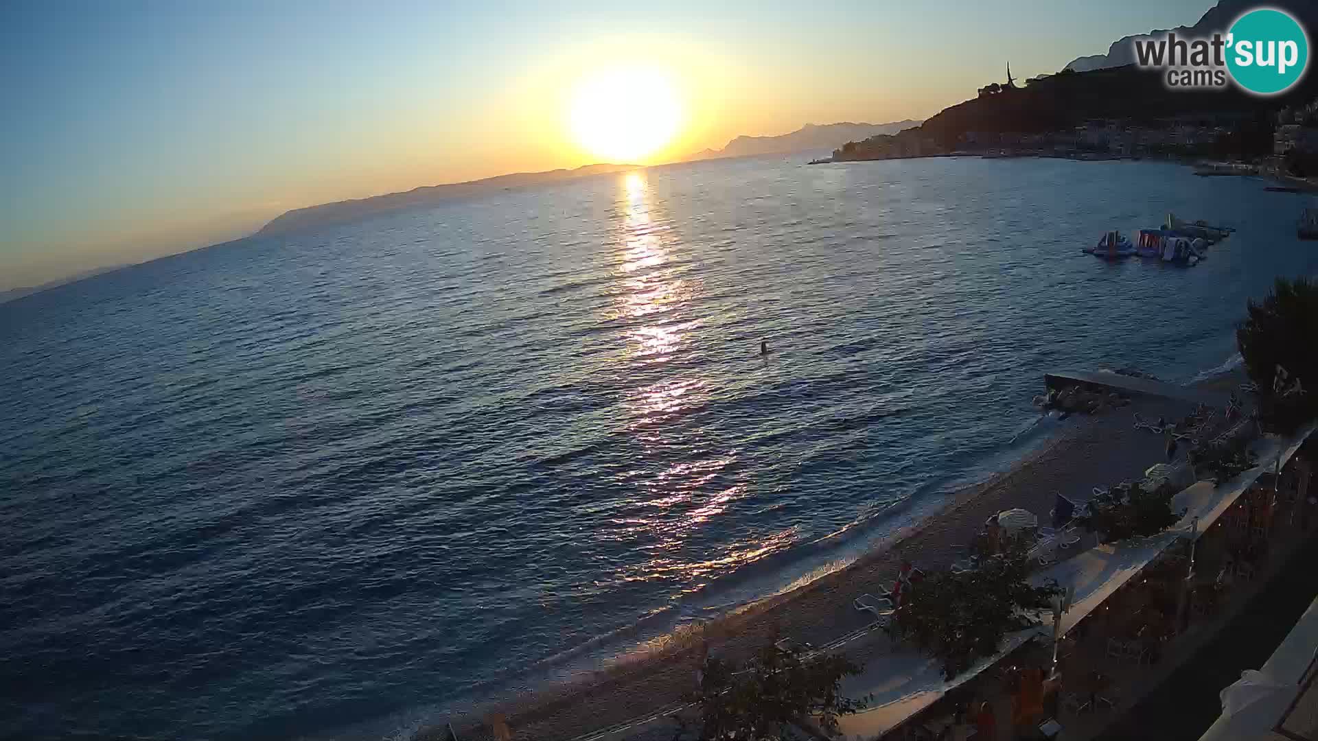 Pogled na plažu Podgori