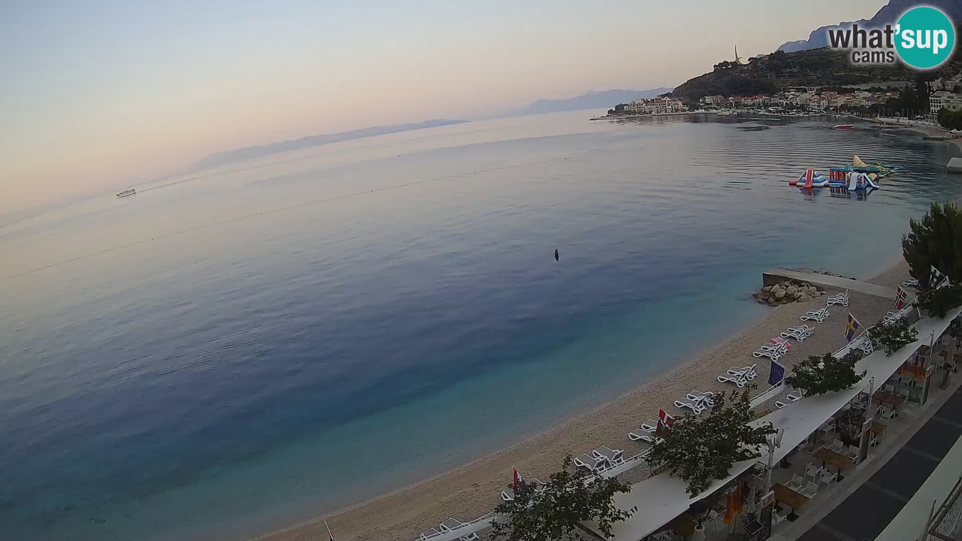Pogled na plažu Podgori