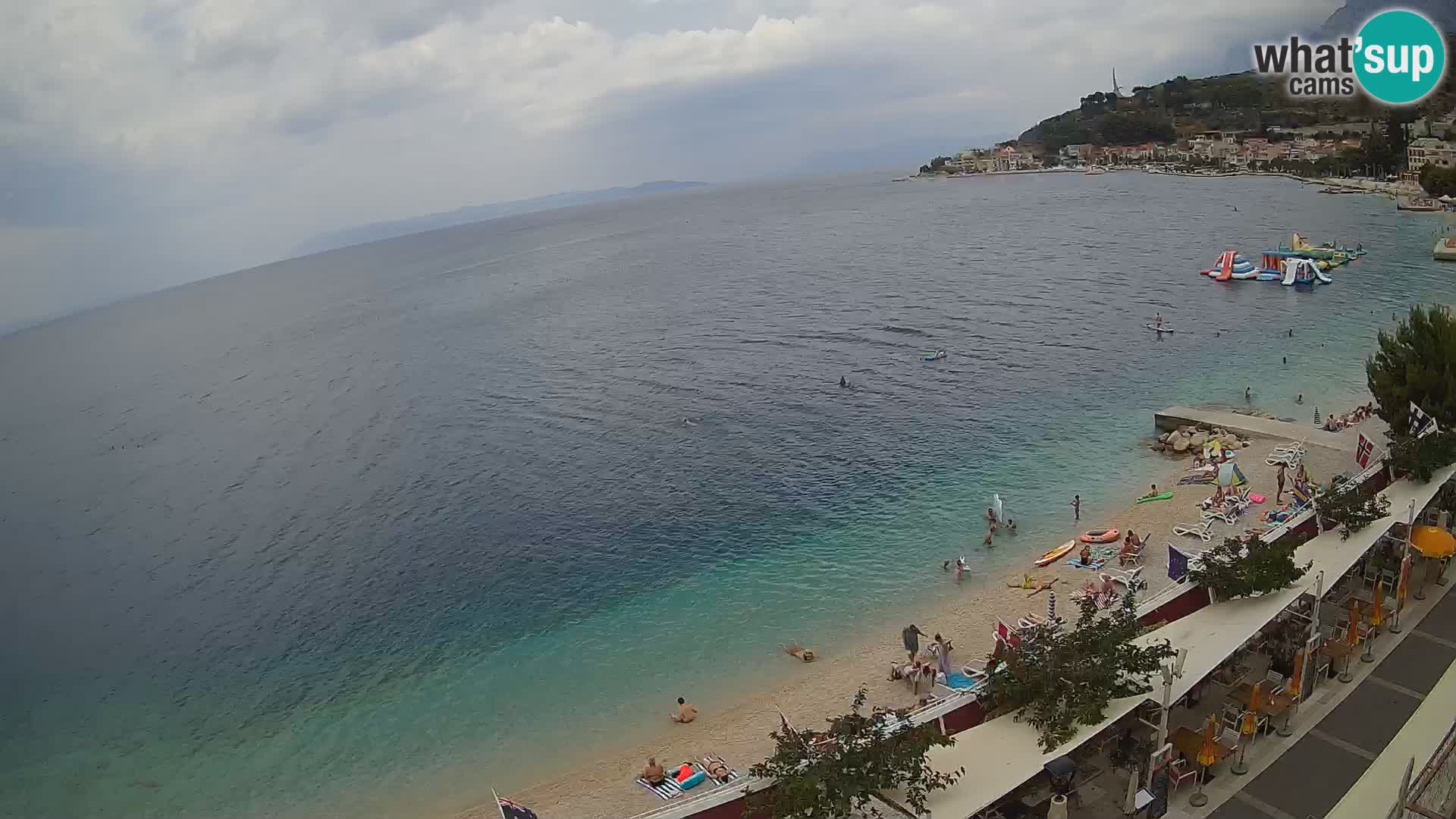 Razgled na plažo v Podgori