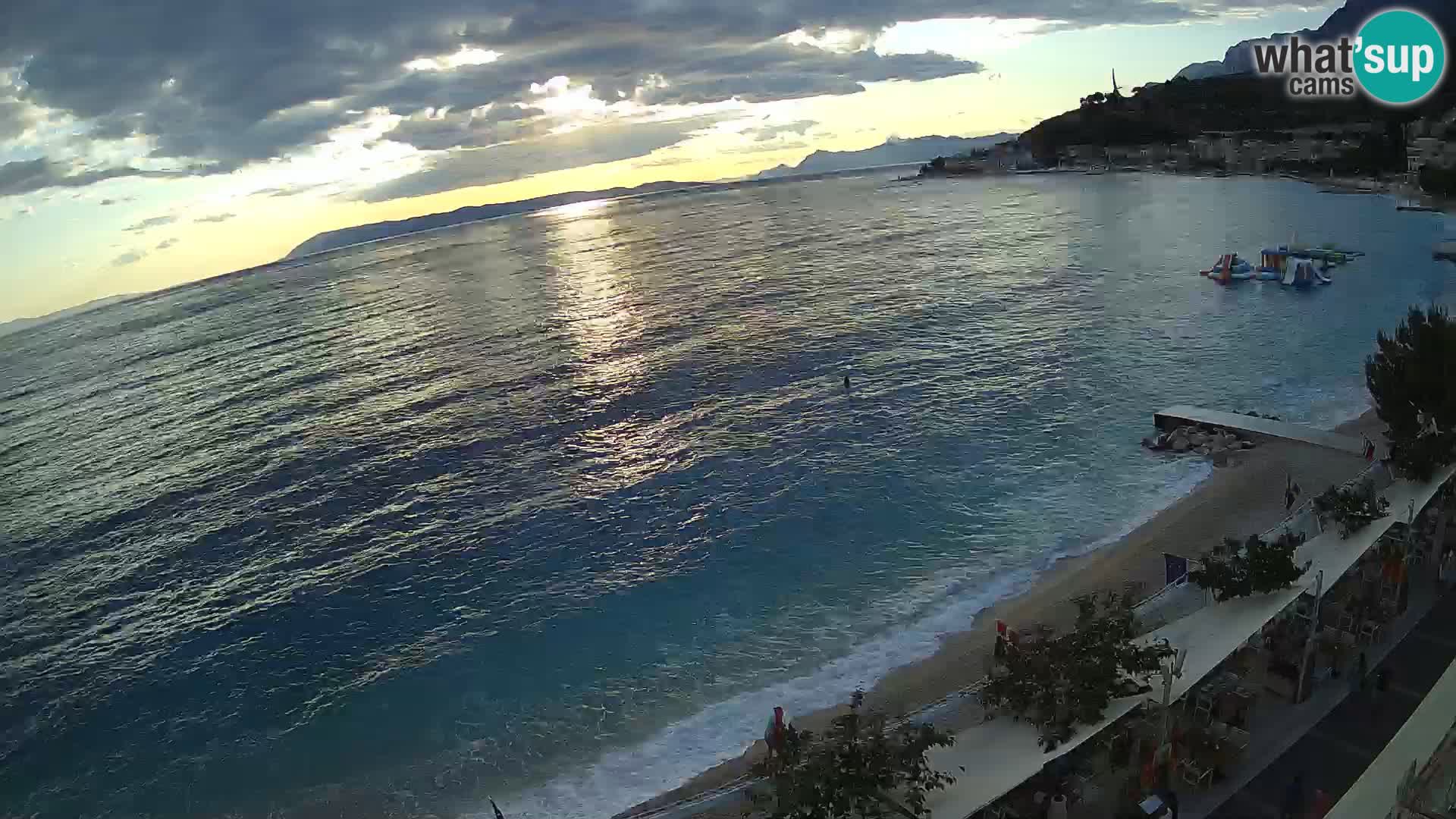Pogled na plažu Podgori