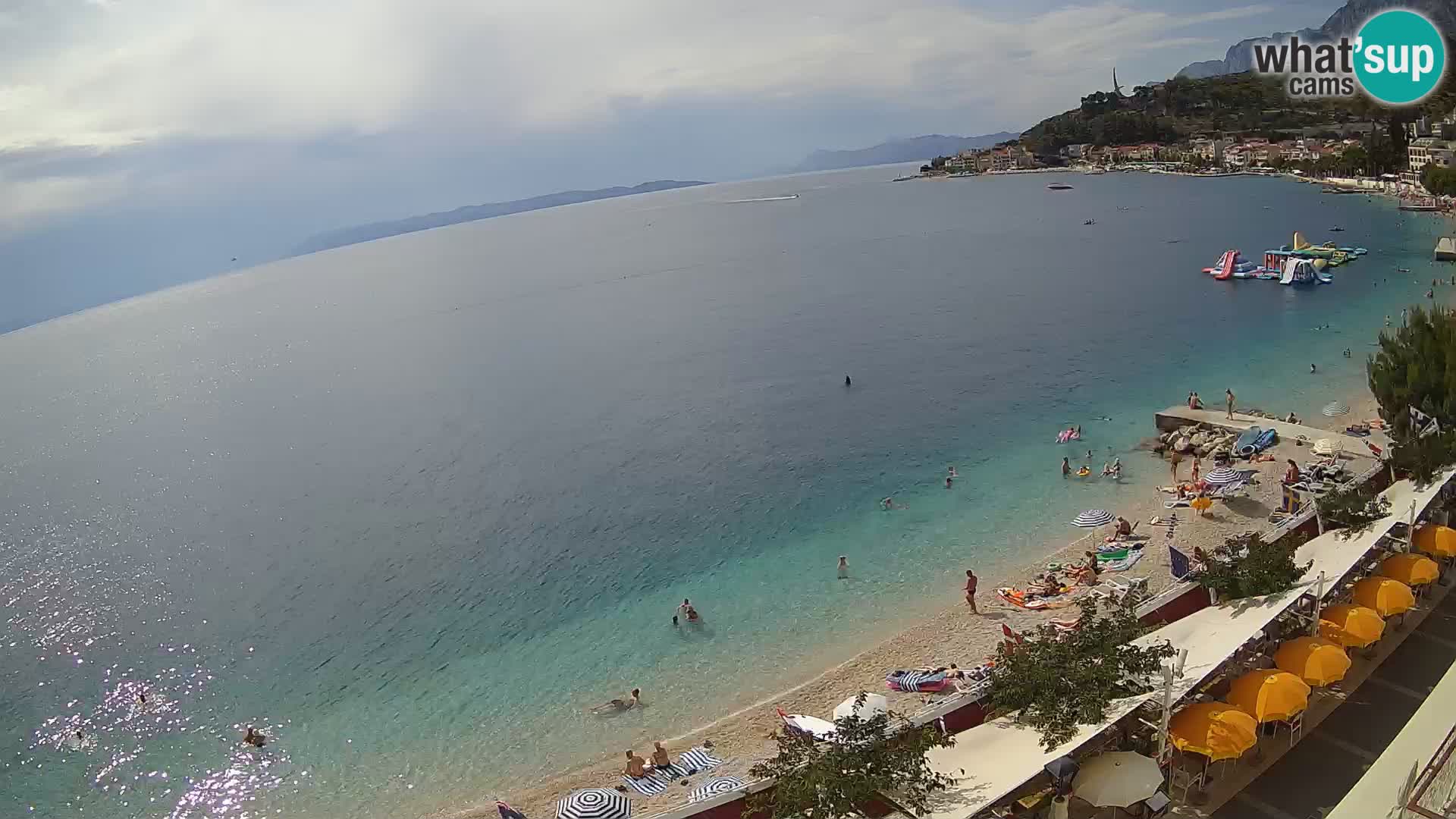 Pogled na plažu Podgori