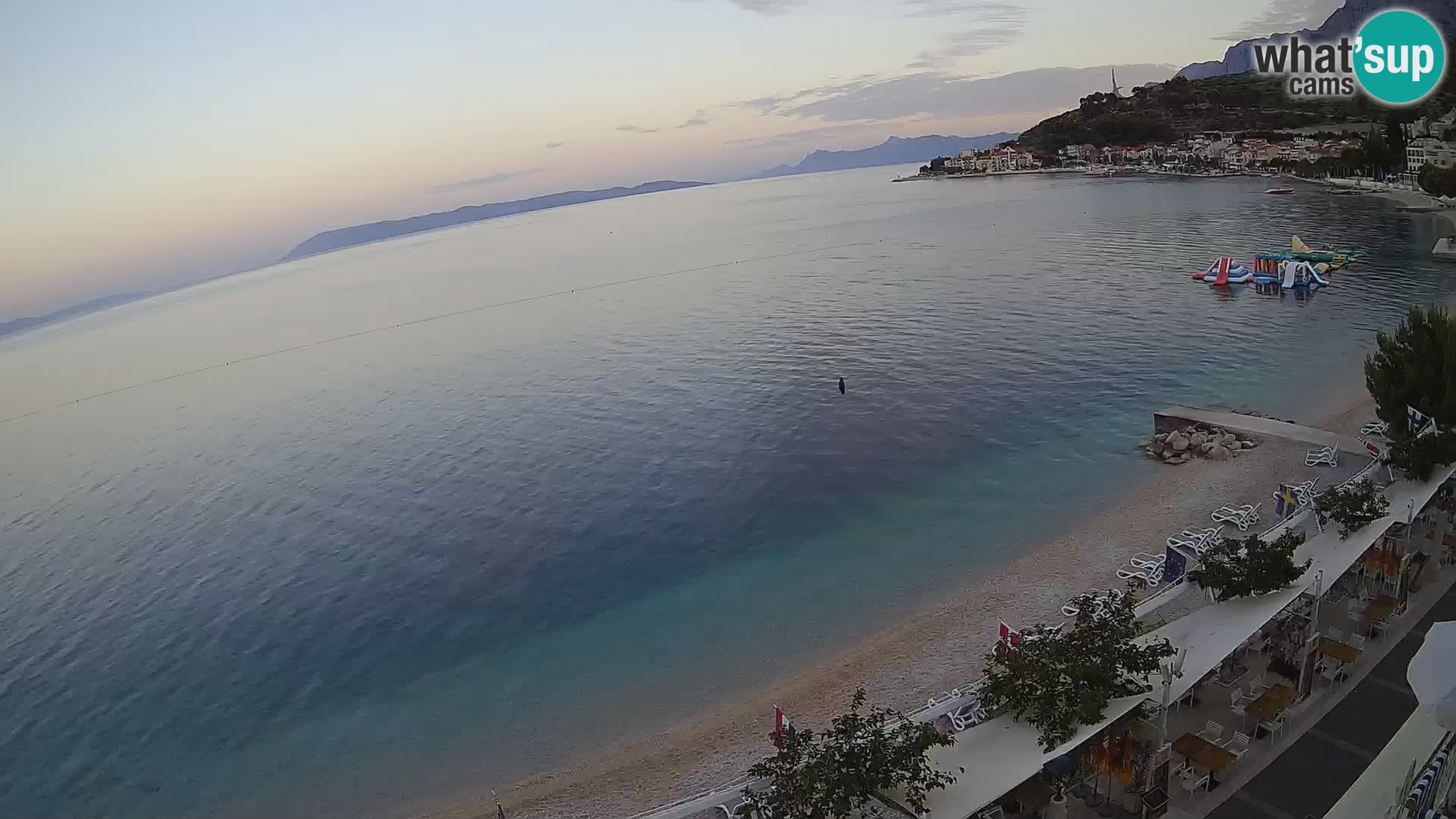 Pogled na plažu Podgori