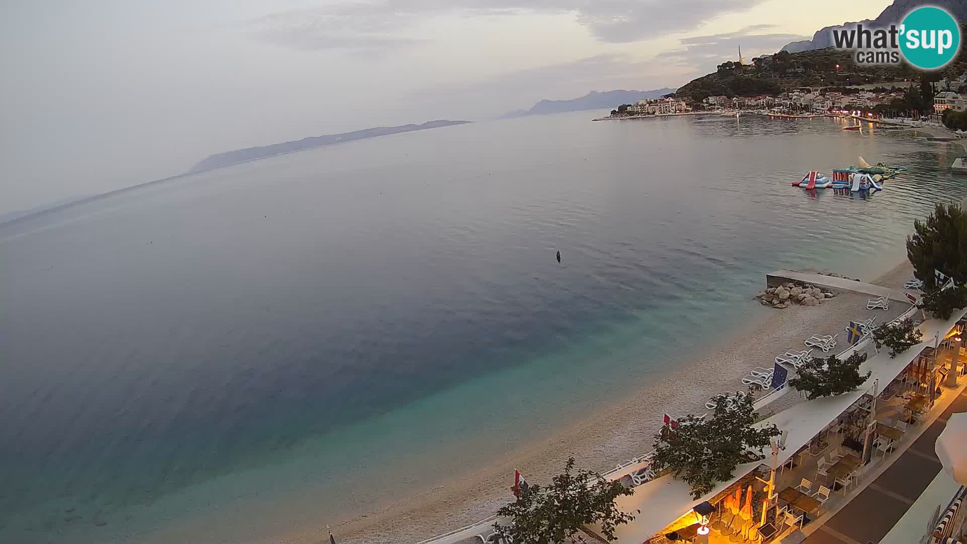 Pogled na plažu Podgori