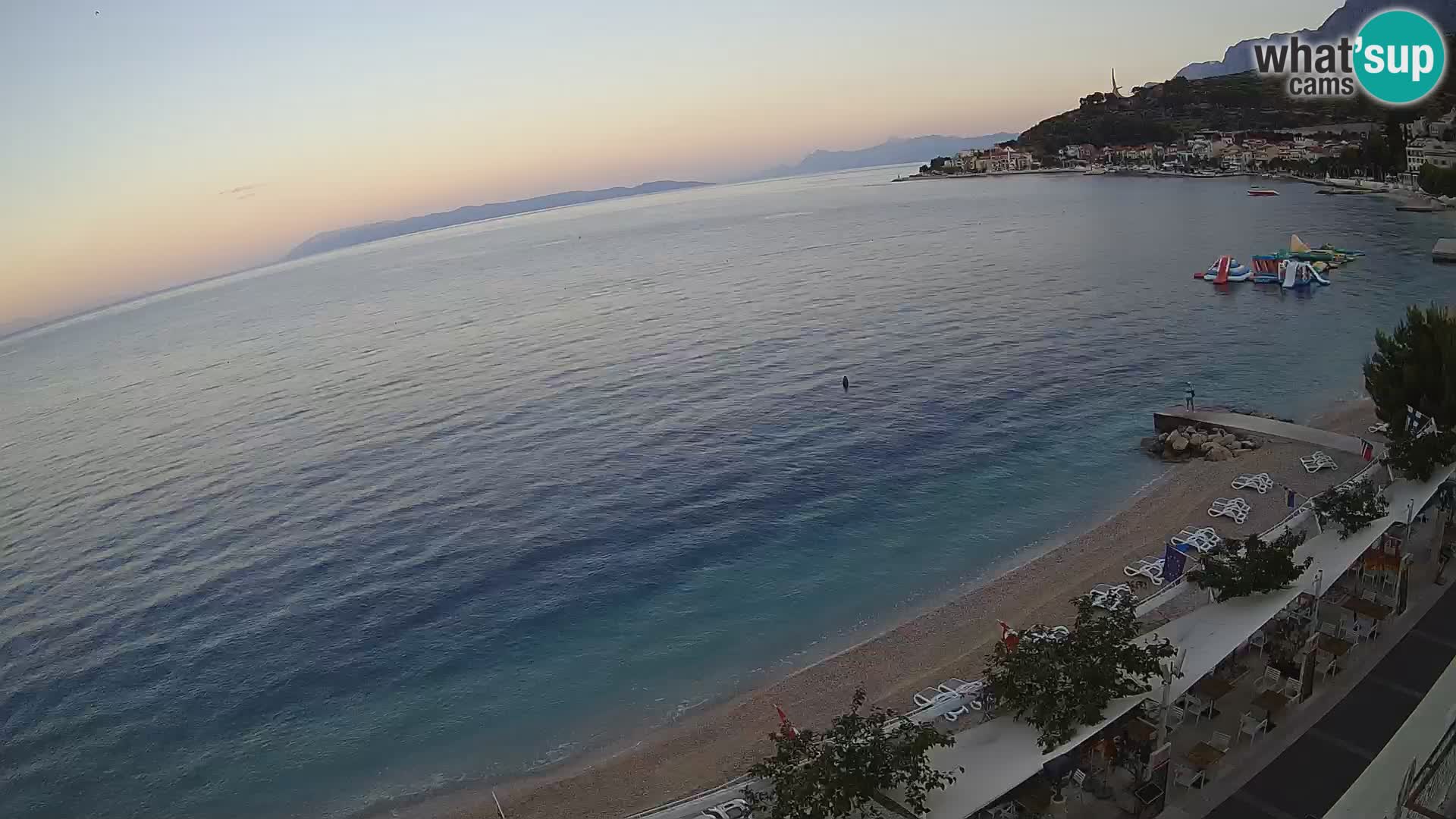 Razgled na plažo v Podgori