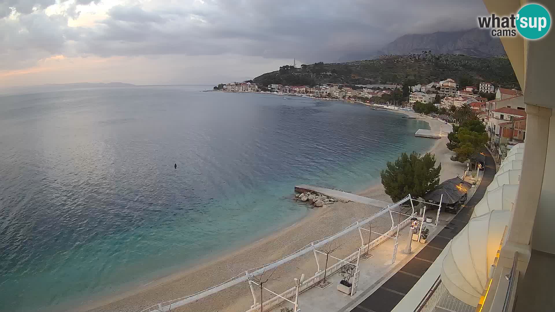 Pogled na plažu Podgori