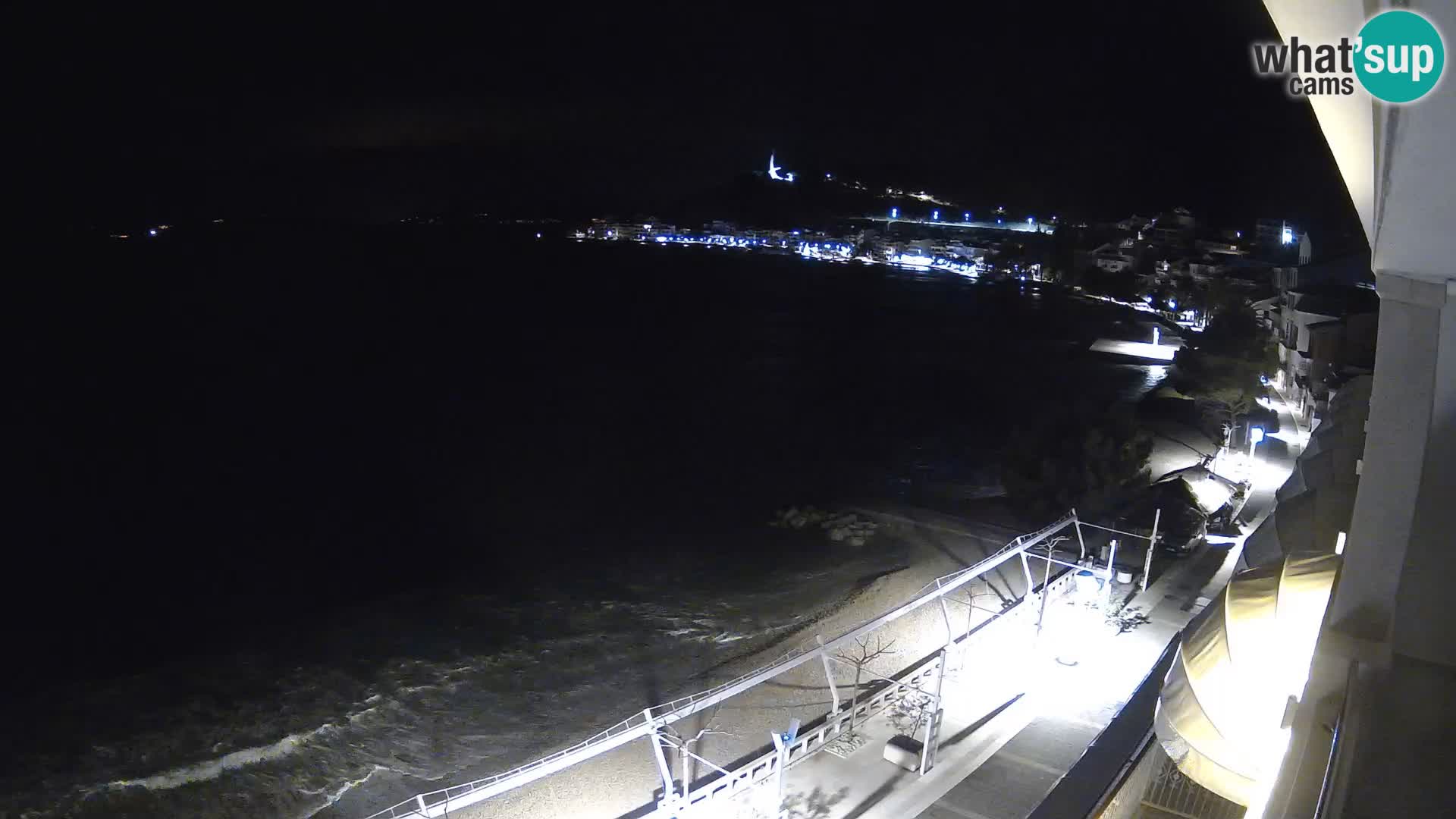 Pogled na plažu Podgori