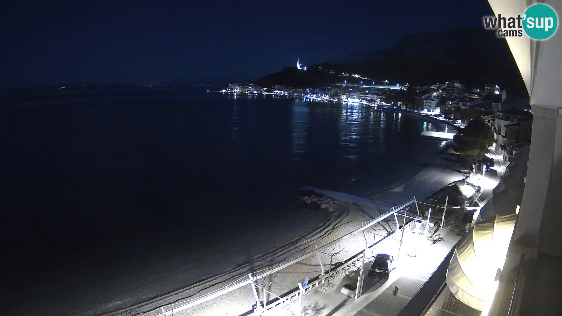 Pogled na plažu Podgori