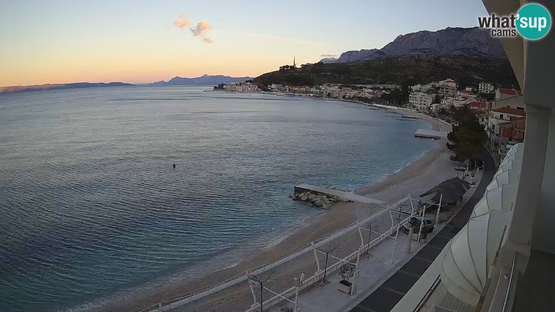Razgled na plažo v Podgori
