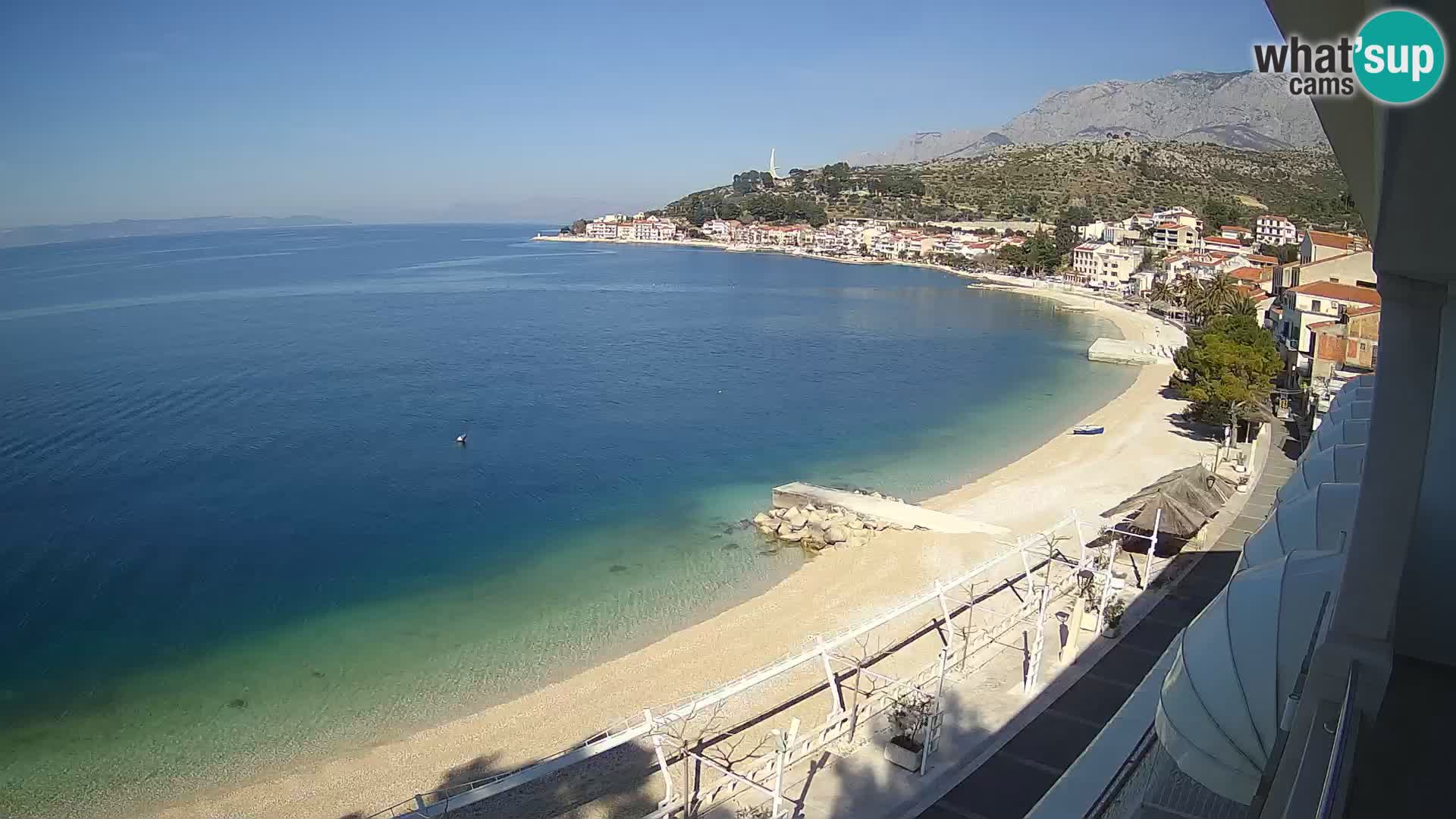 Pogled na plažu Podgori