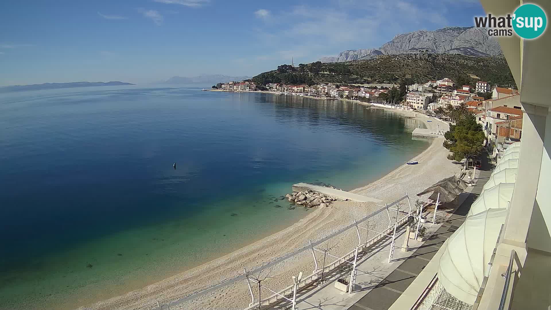 Razgled na plažo v Podgori