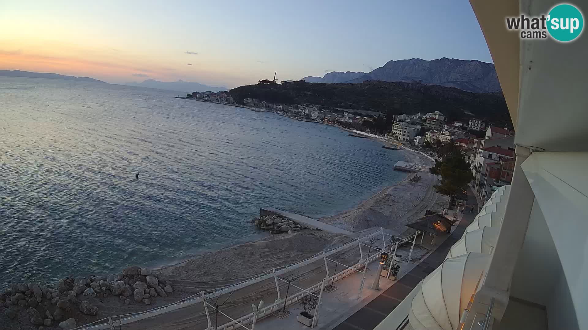 Razgled na plažo v Podgori