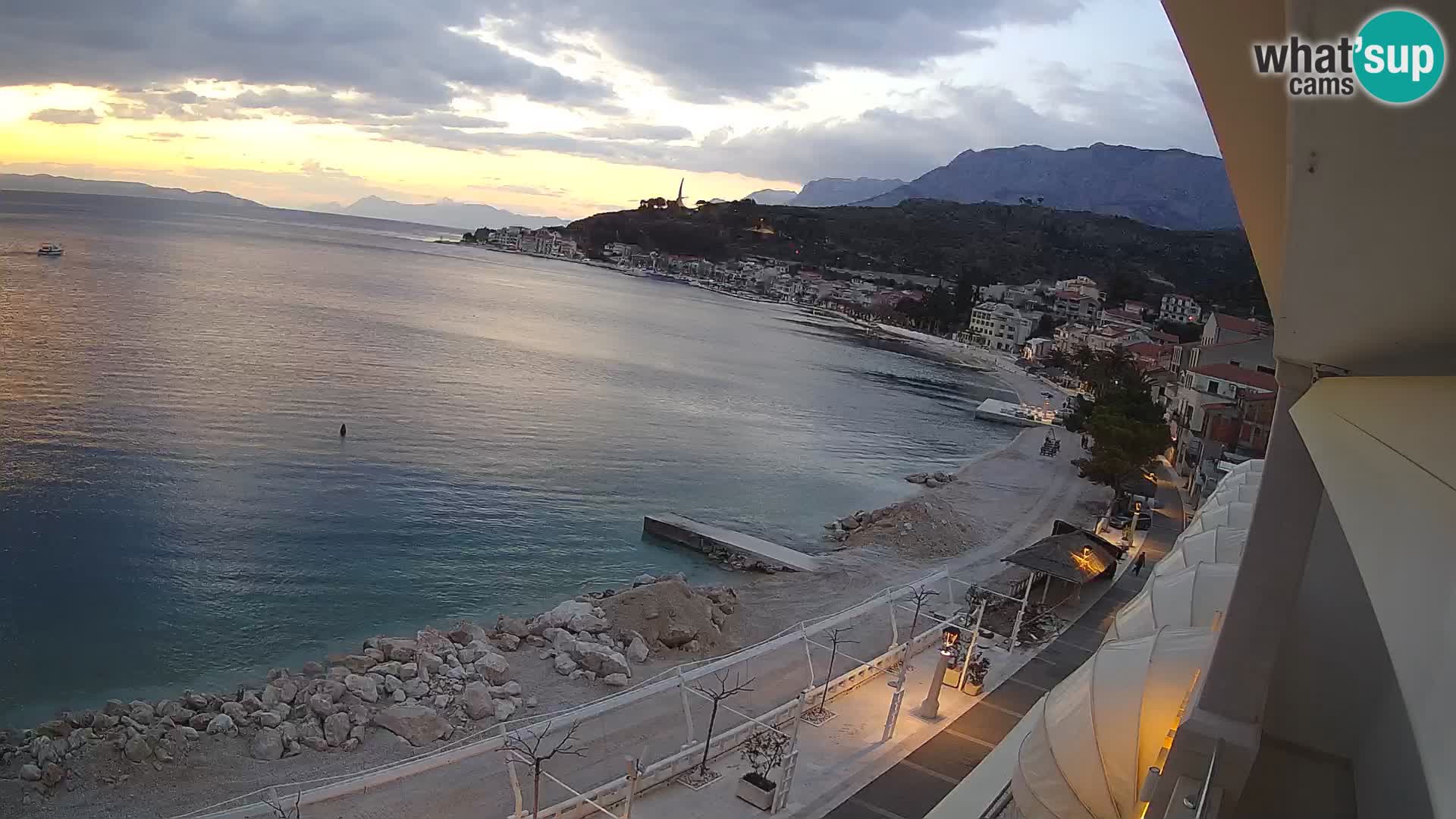 Razgled na plažo v Podgori