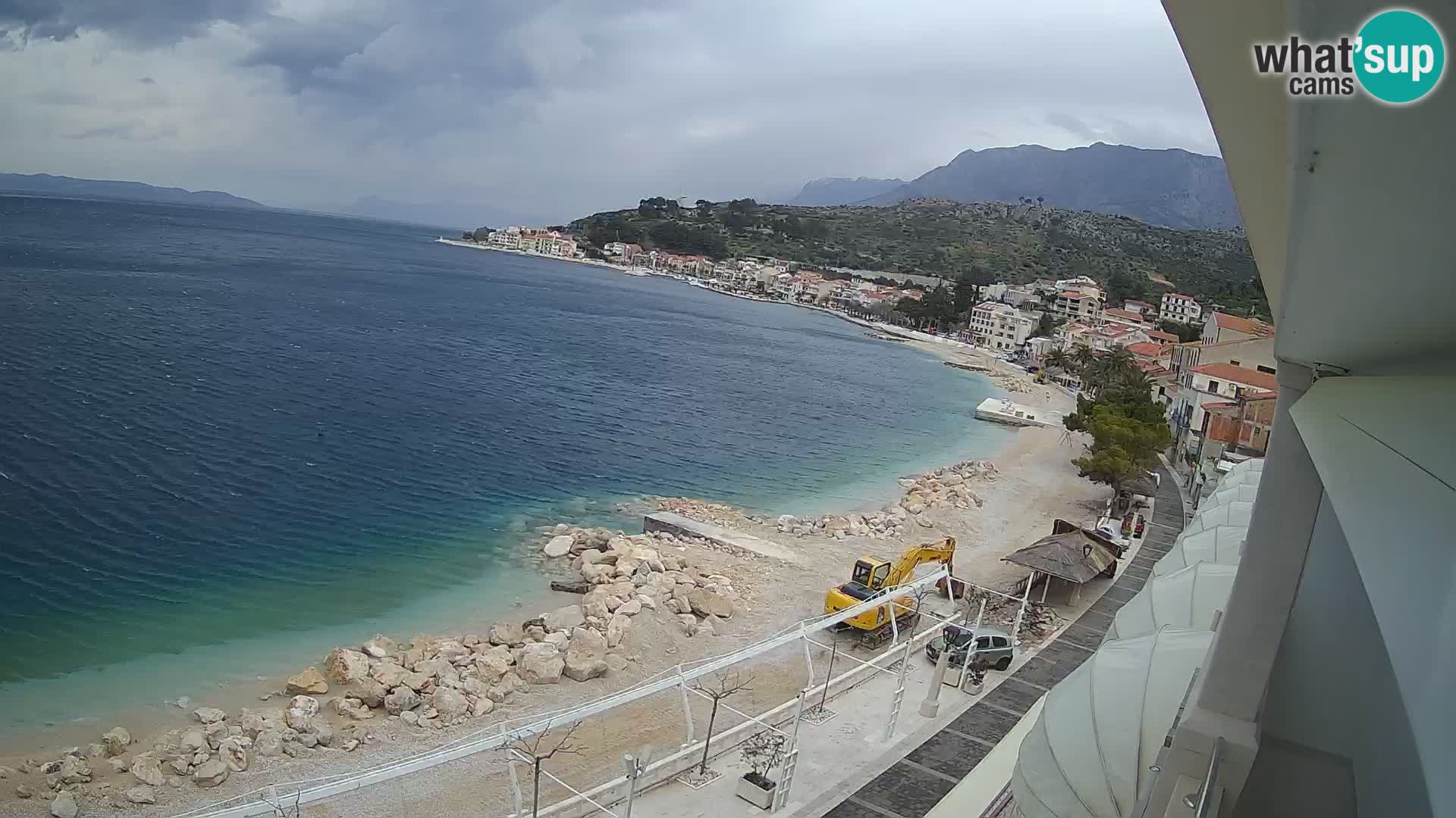 Pogled na plažu Podgori