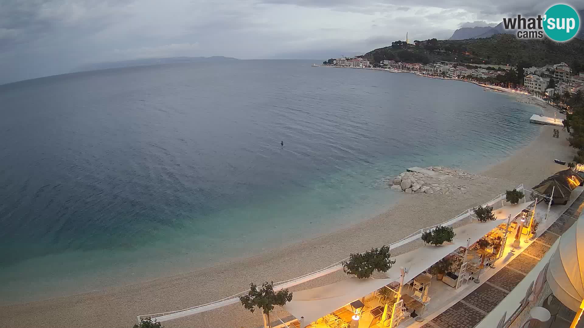 Pogled na plažu Podgori