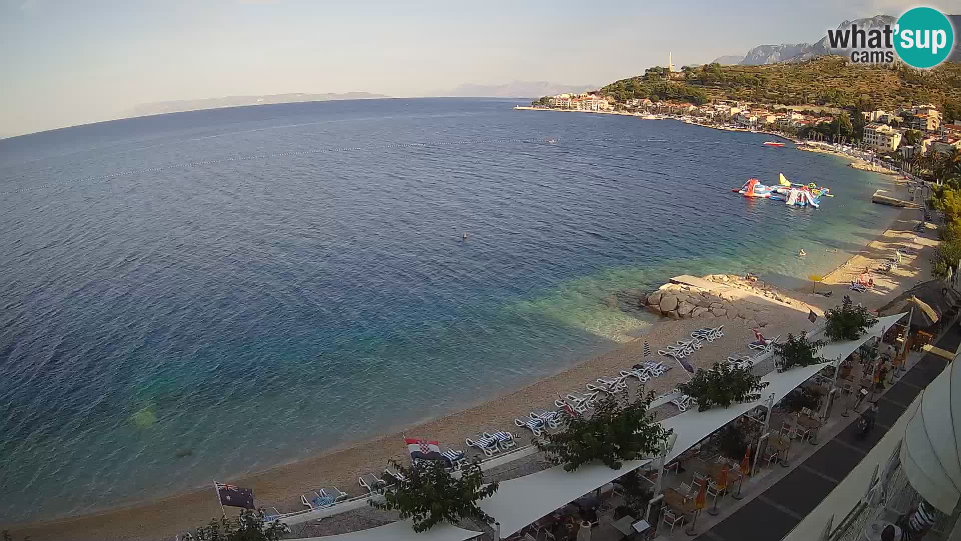 Pogled na plažu Podgori