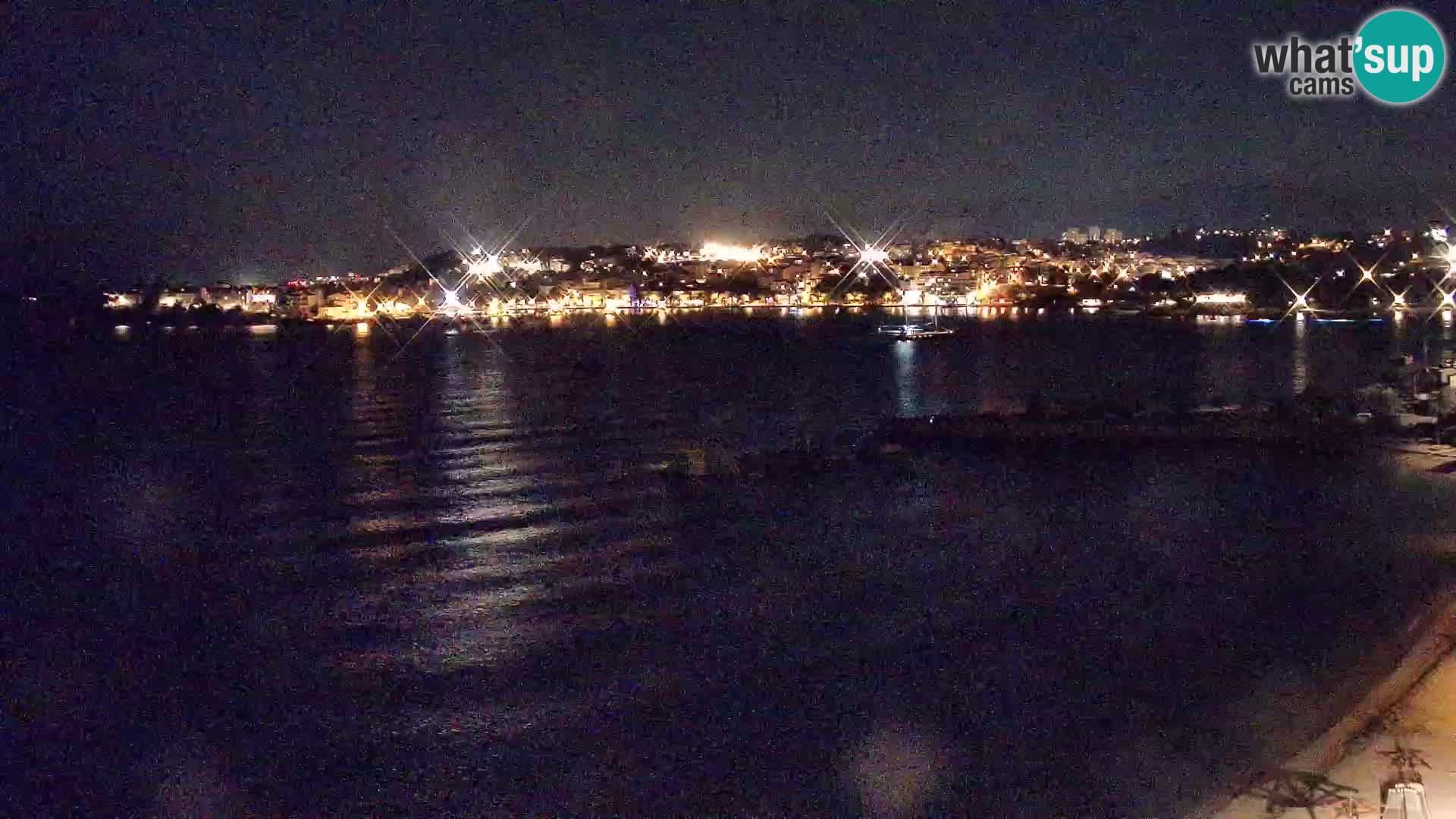 Spletna kamera Plaža Podstrana – Pogled v živo