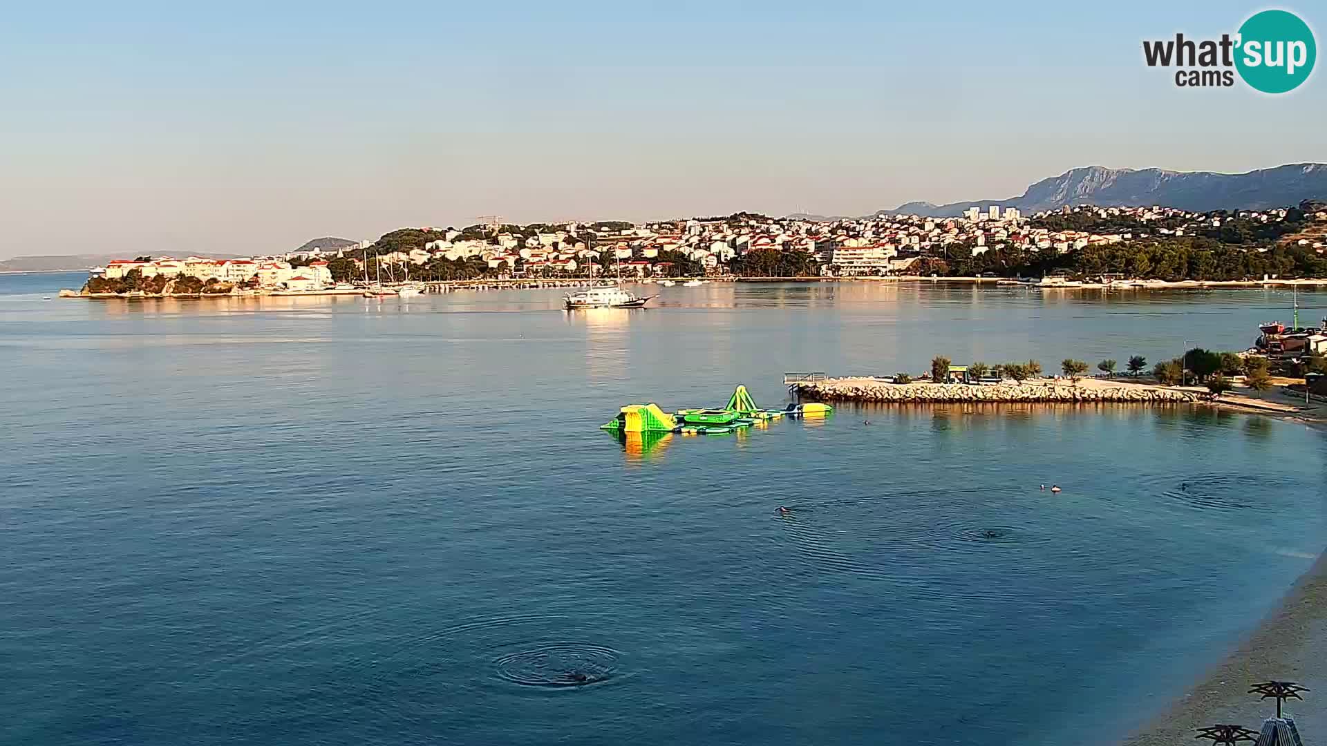 Spletna kamera Plaža Podstrana – Pogled v živo