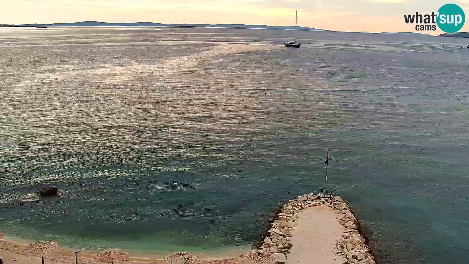 Spletna kamera Plaža Podstrana – Pogled v živo