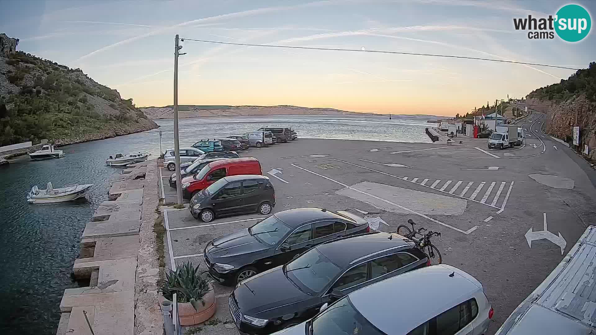 Webcam del puerto de ferris de Prizna – hacia la isla de Pag