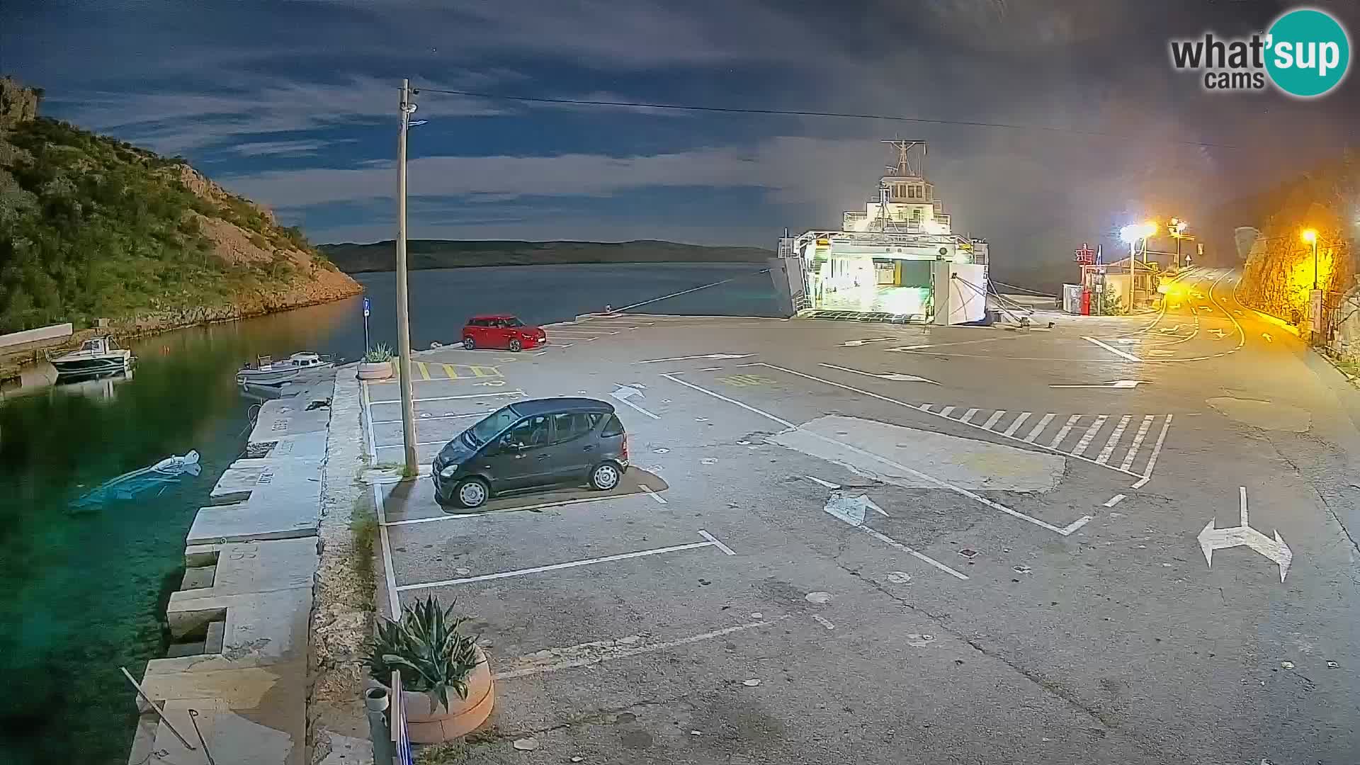 Webcam del puerto de ferris de Prizna – hacia la isla de Pag