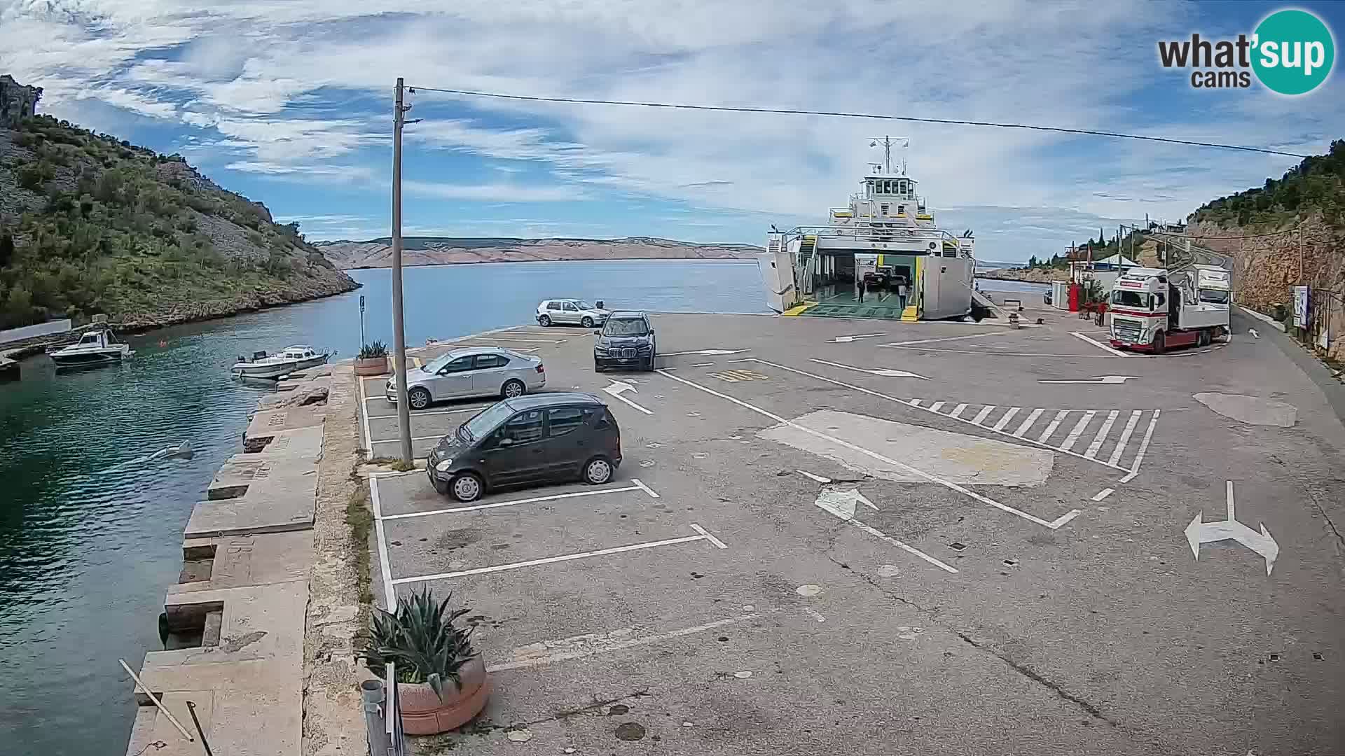 Webcam del puerto de ferris de Prizna – hacia la isla de Pag