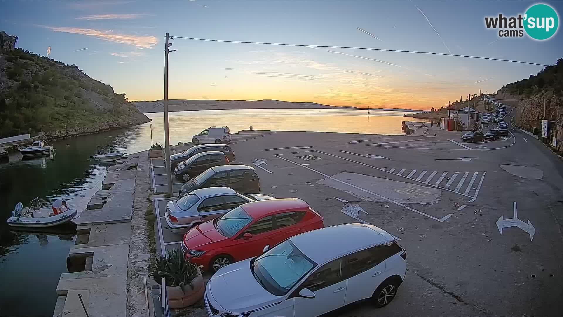 Webcam del puerto de ferris de Prizna – hacia la isla de Pag