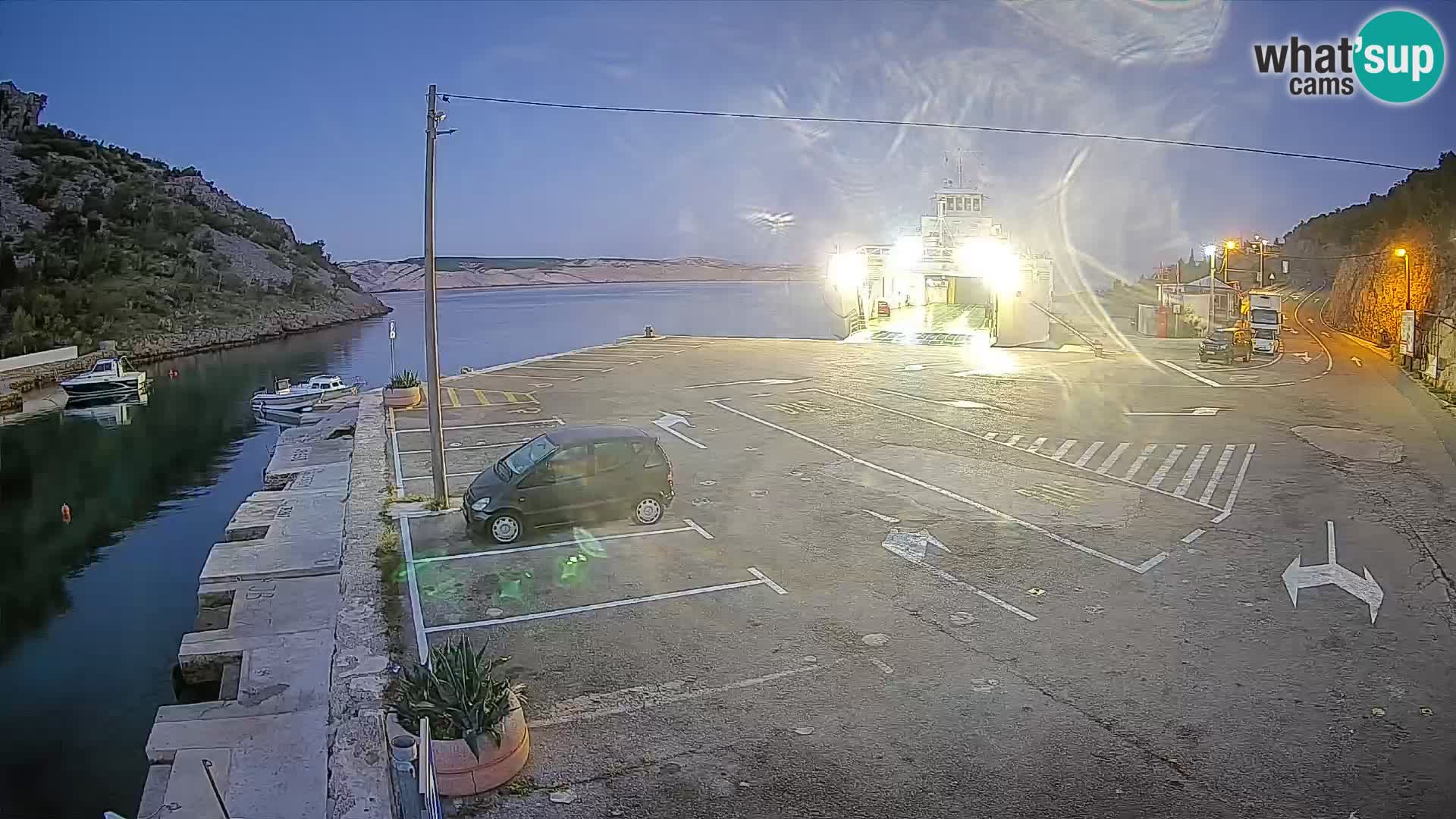 Webcam port de ferry de Prizna – vers l’île de Pag