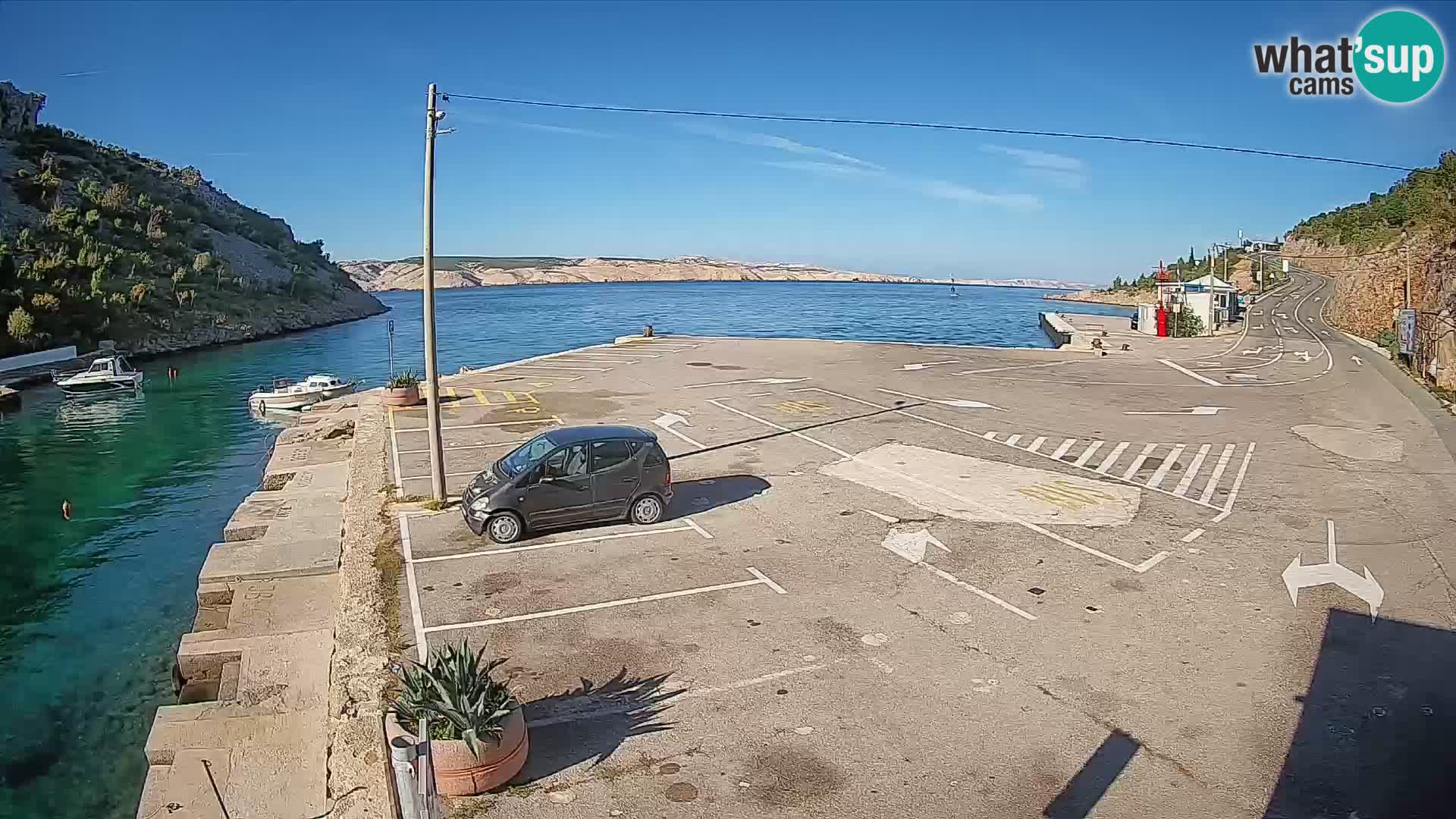 Webcam del puerto de ferris de Prizna – hacia la isla de Pag