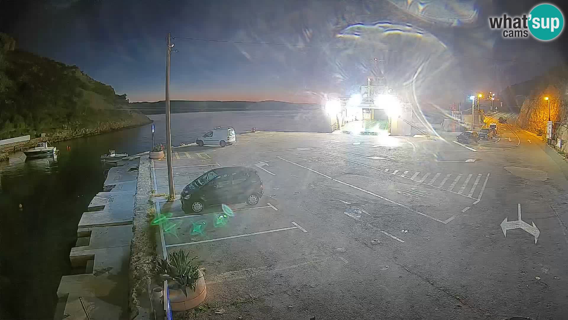 Webcam del puerto de ferris de Prizna – hacia la isla de Pag