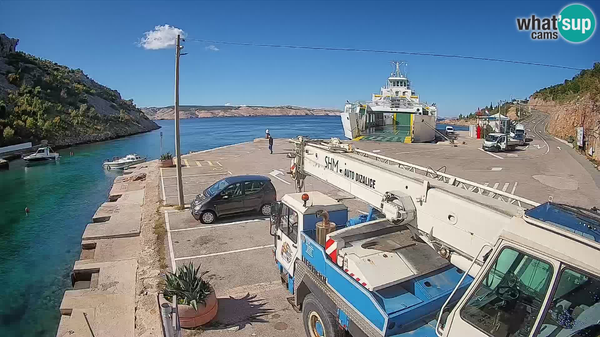 Webcam del puerto de ferris de Prizna – hacia la isla de Pag