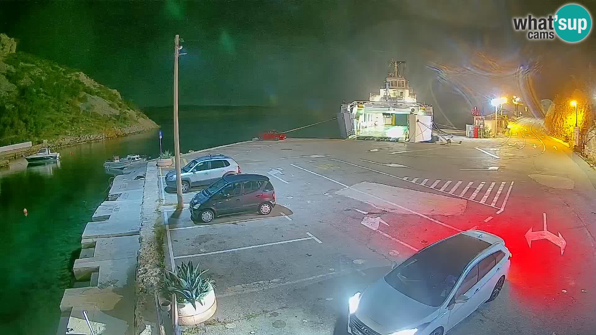 Webcam del puerto de ferris de Prizna – hacia la isla de Pag