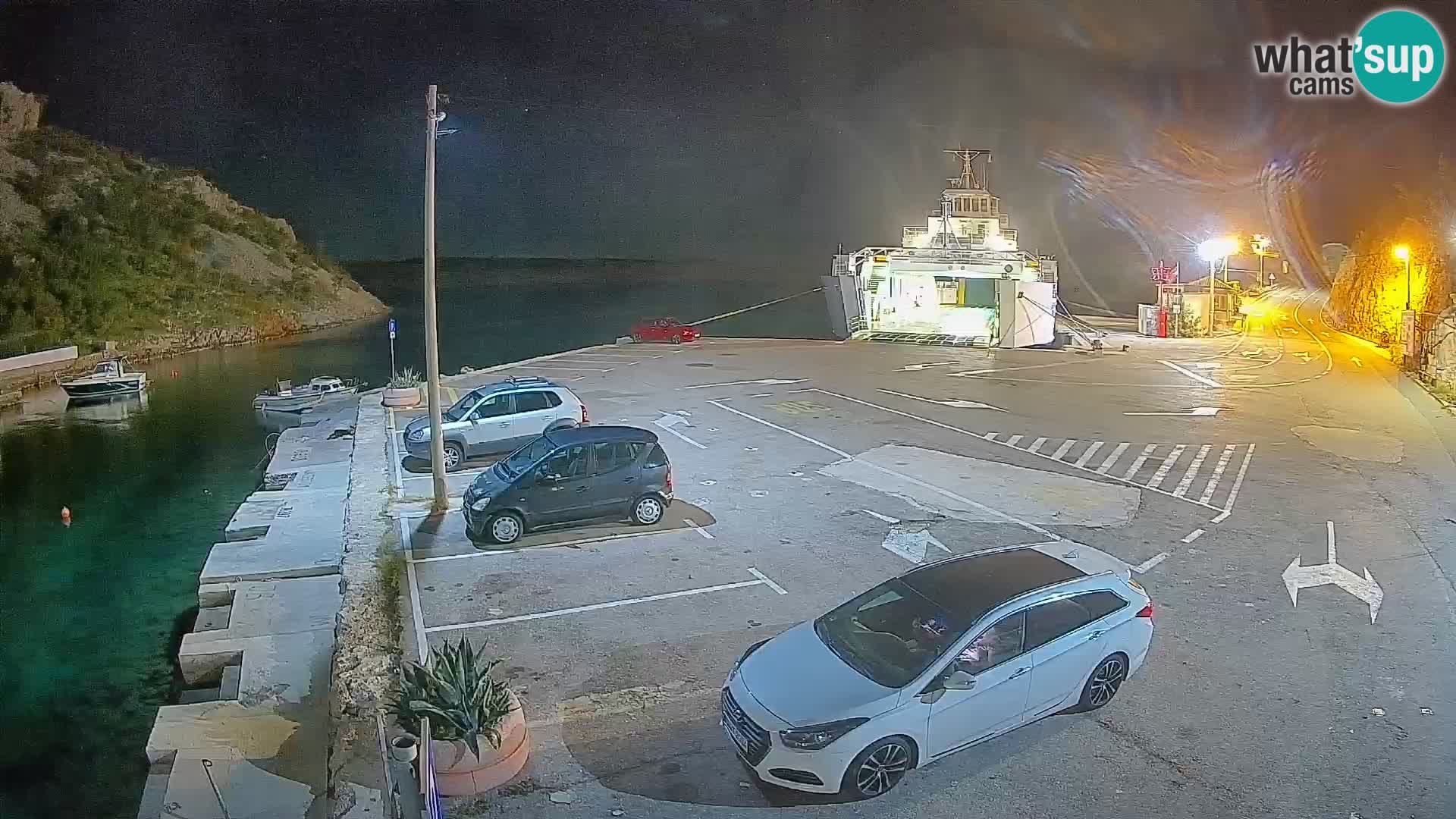 Webcam del puerto de ferris de Prizna – hacia la isla de Pag