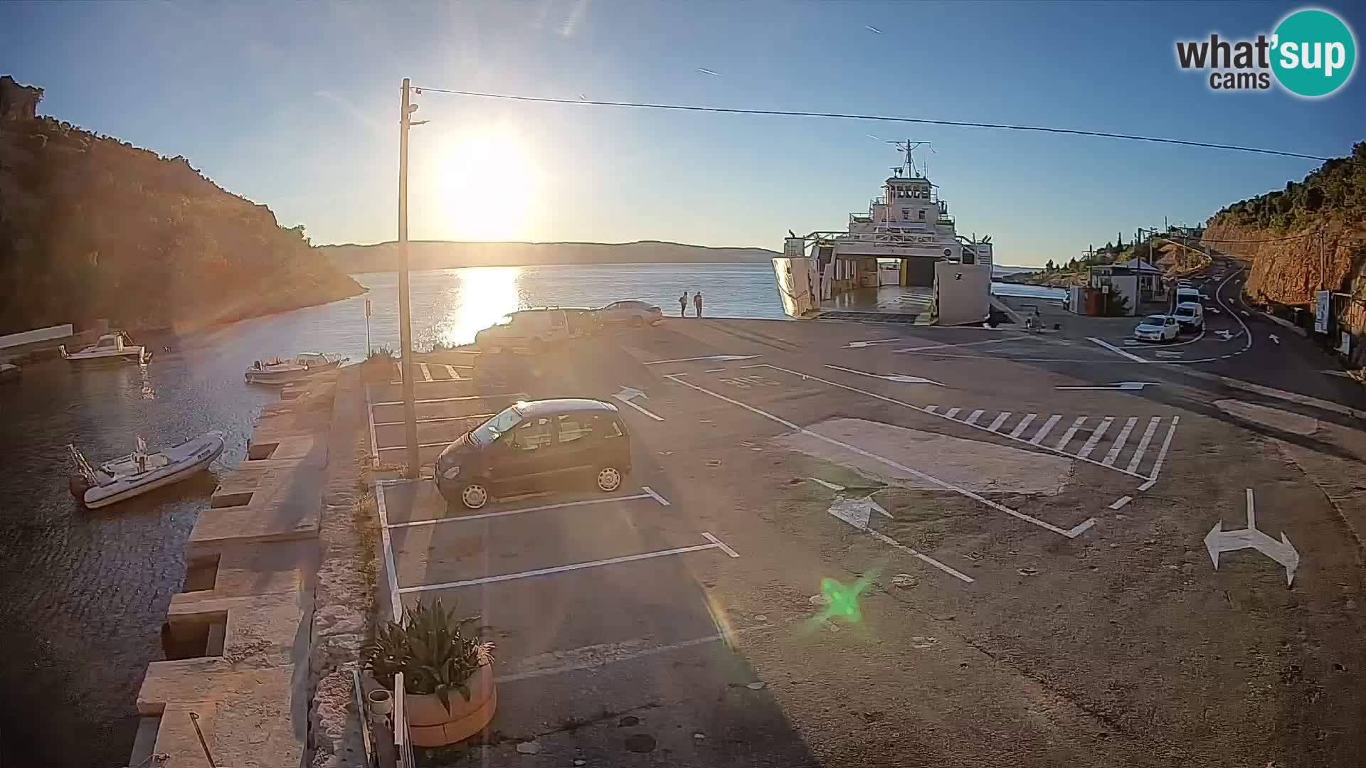 Webcam del puerto de ferris de Prizna – hacia la isla de Pag