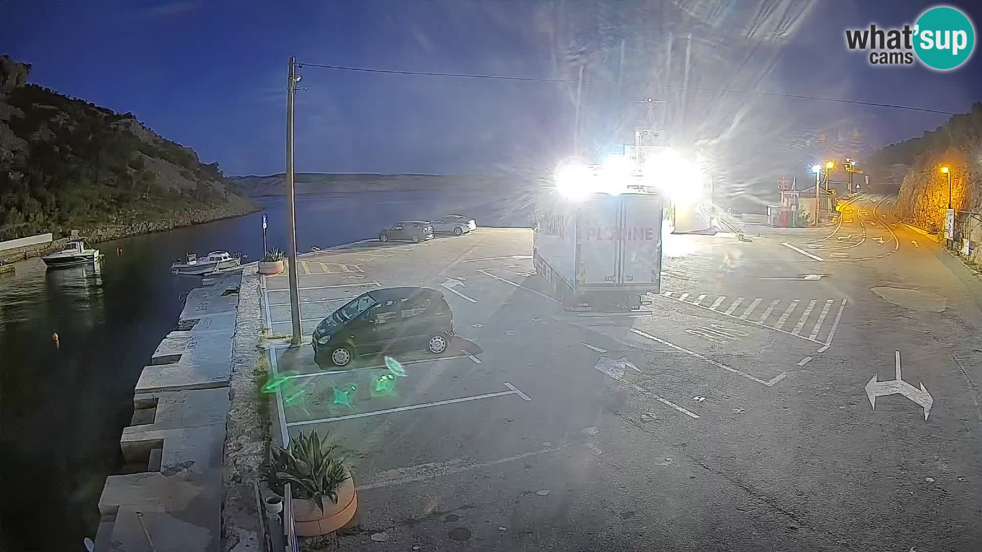 Webcam del puerto de ferris de Prizna – hacia la isla de Pag