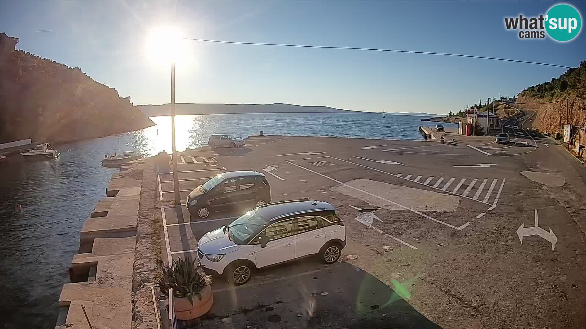 Webcam del puerto de ferris de Prizna – hacia la isla de Pag
