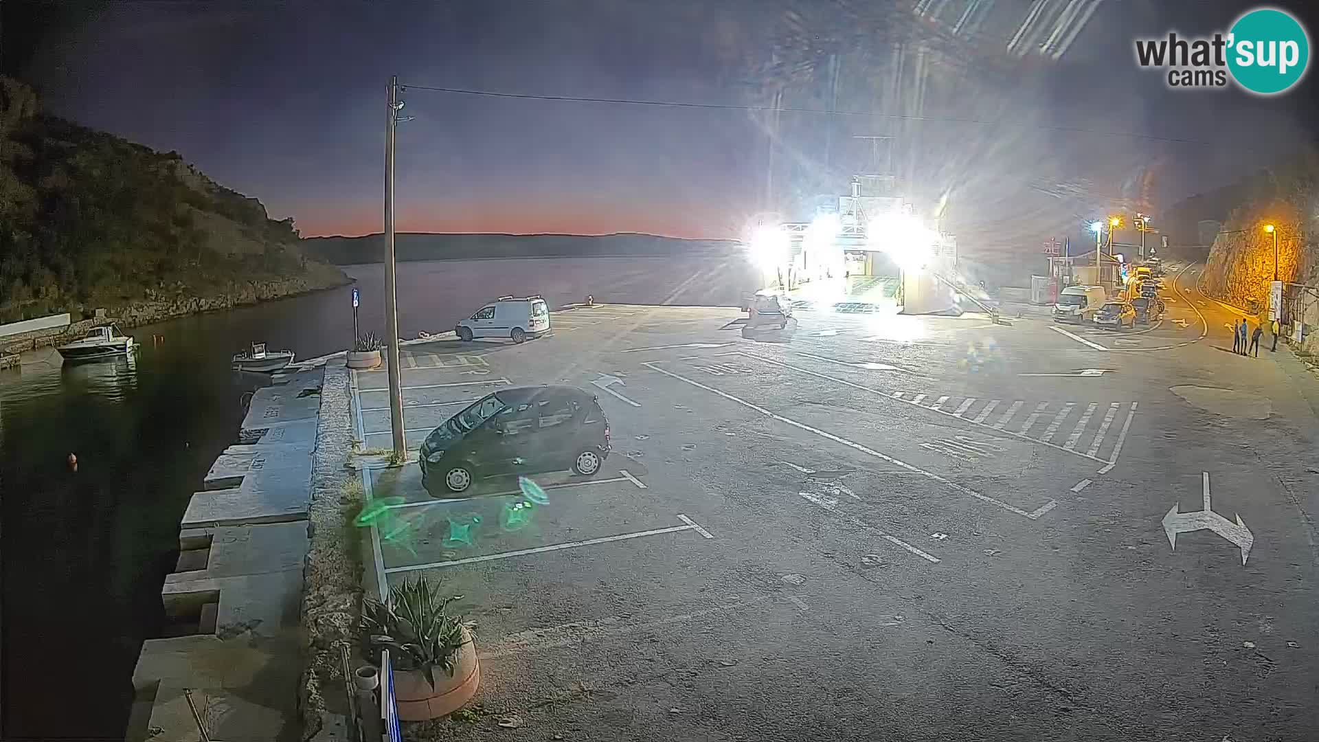 Webcam del puerto de ferris de Prizna – hacia la isla de Pag