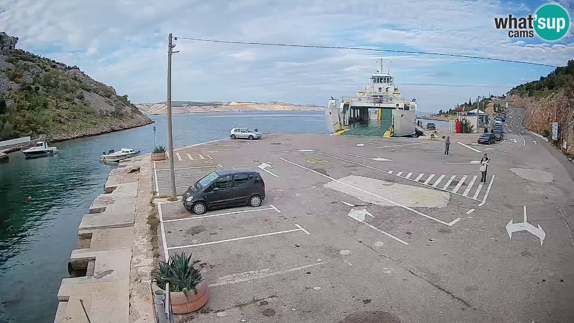 Webcam del puerto de ferris de Prizna – hacia la isla de Pag