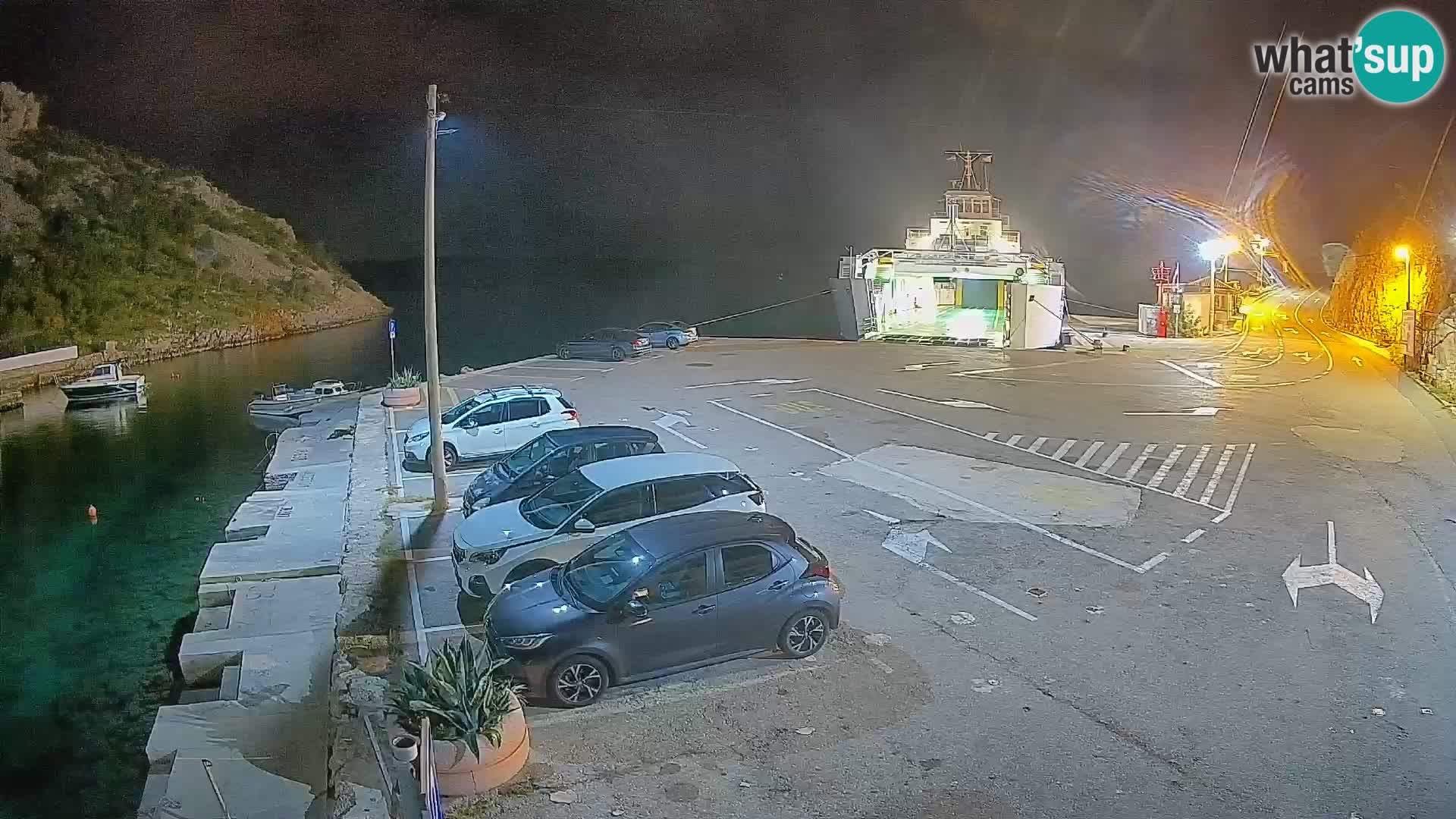 Webcam del puerto de ferris de Prizna – hacia la isla de Pag
