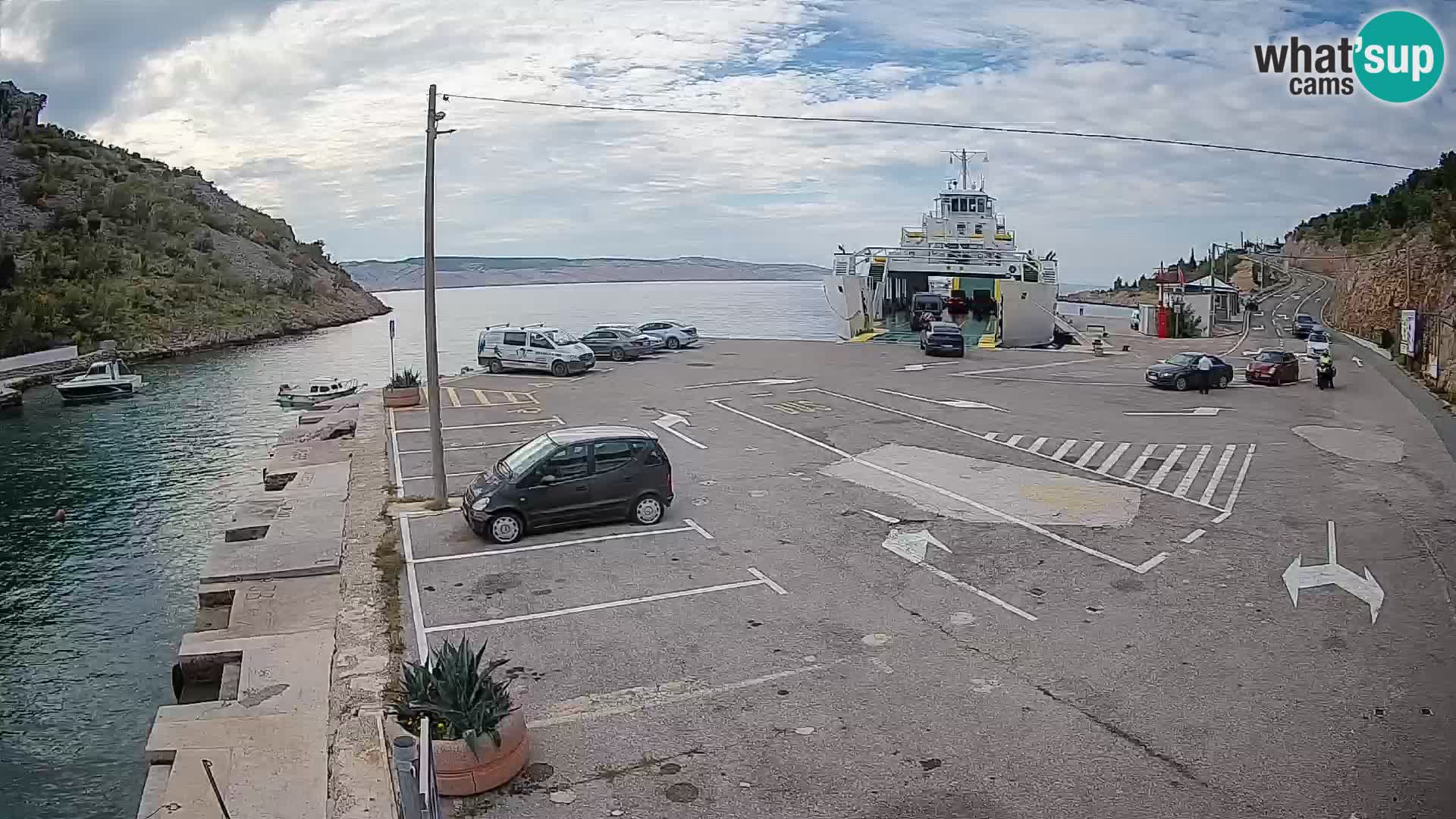 Webcam del puerto de ferris de Prizna – hacia la isla de Pag