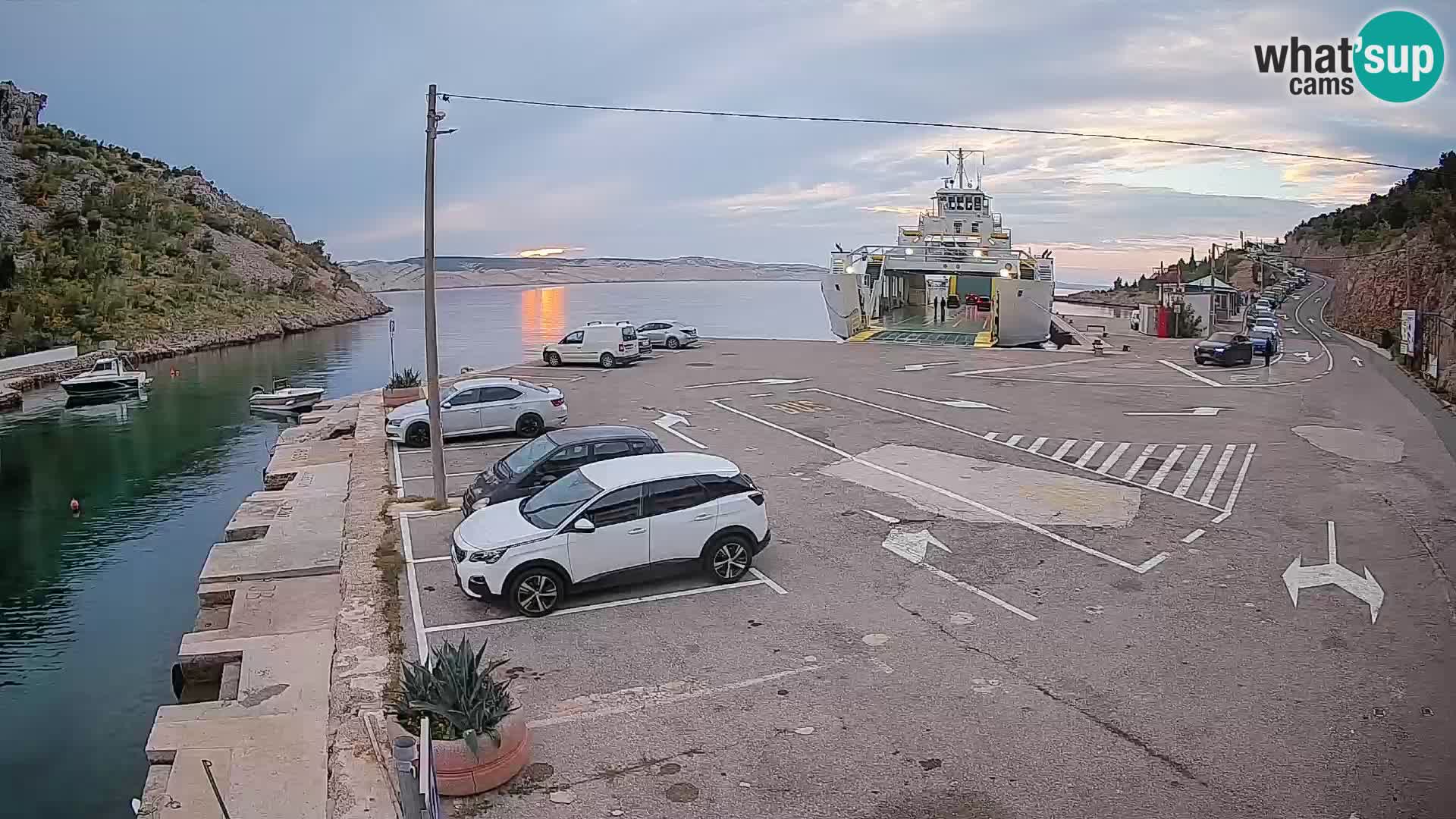 Webcam Prizna ferry port to Pag island