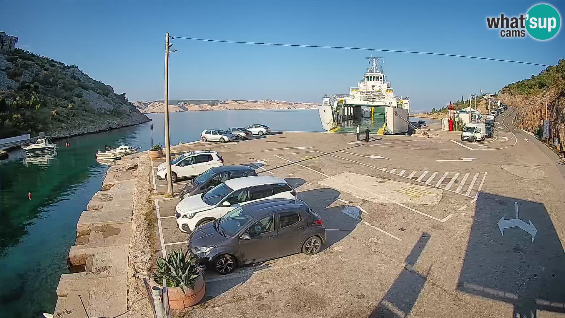 Webcam del puerto de ferris de Prizna – hacia la isla de Pag