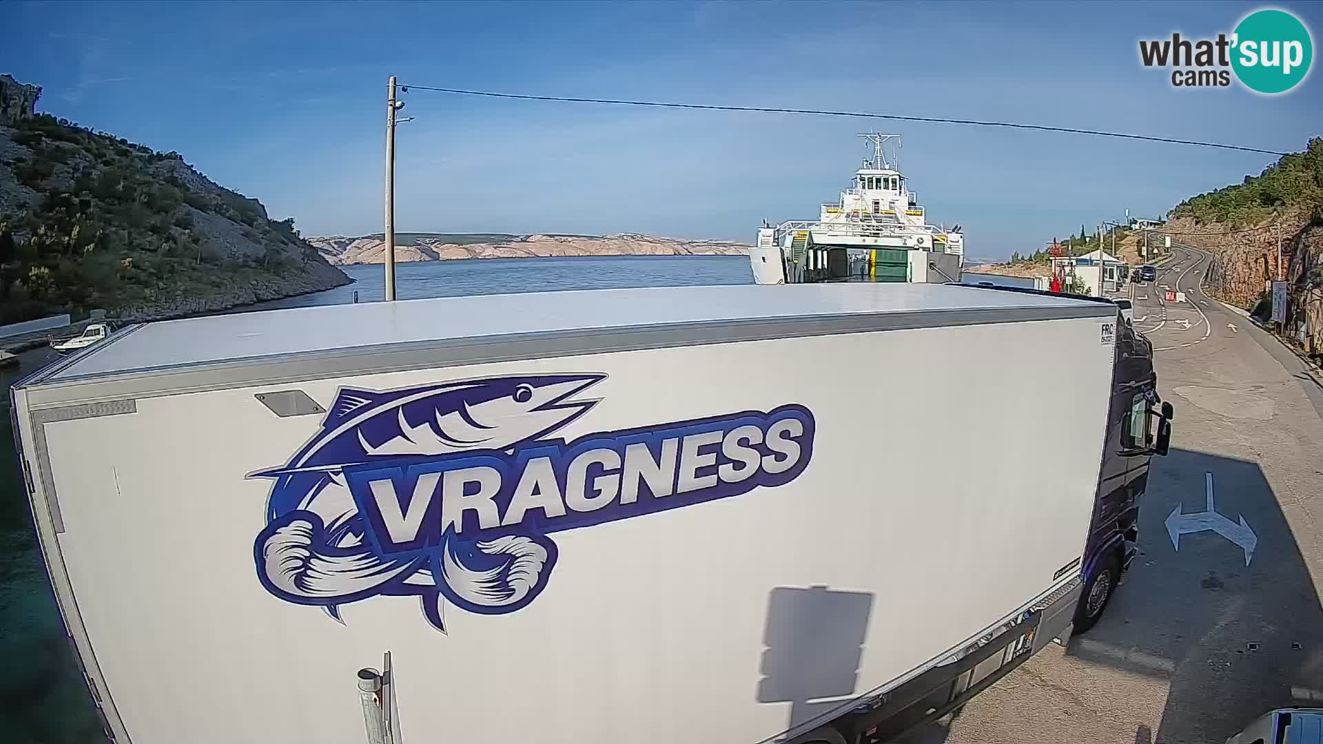 Webcam del puerto de ferris de Prizna – hacia la isla de Pag