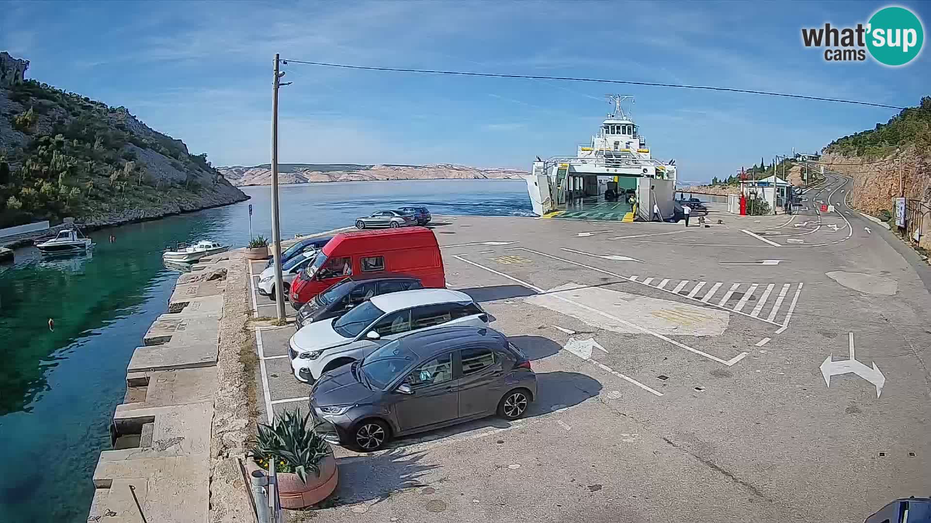 Webcam del puerto de ferris de Prizna – hacia la isla de Pag