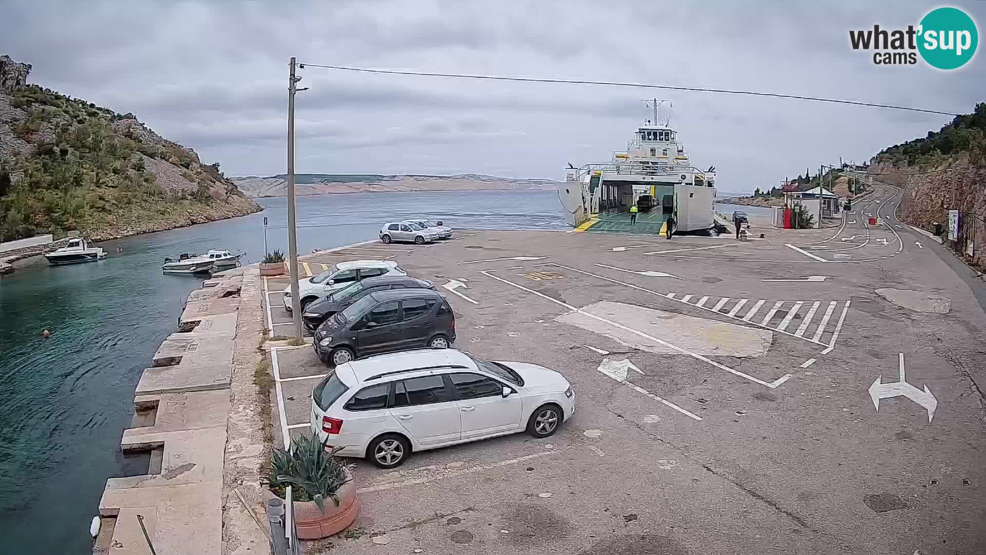 Webcam del puerto de ferris de Prizna – hacia la isla de Pag