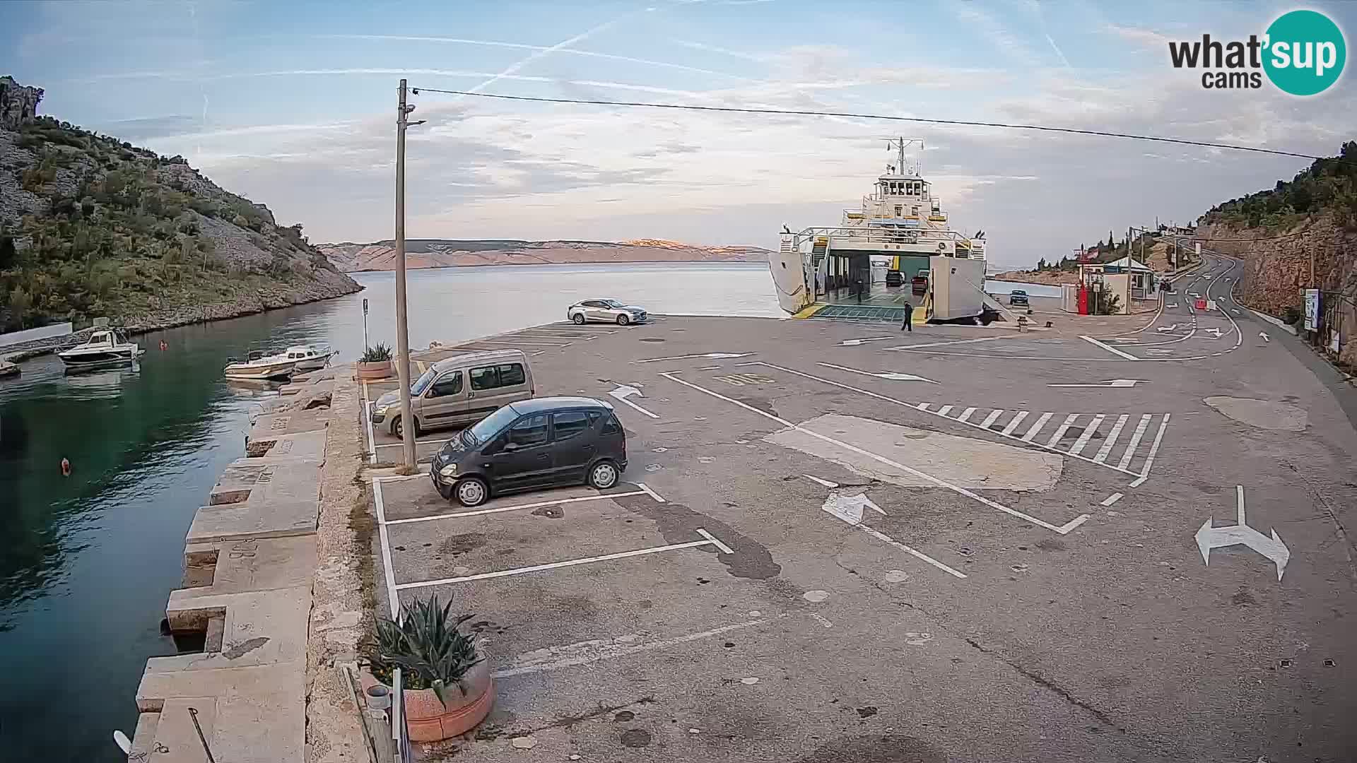 Webcam Prizna ferry port to Pag island